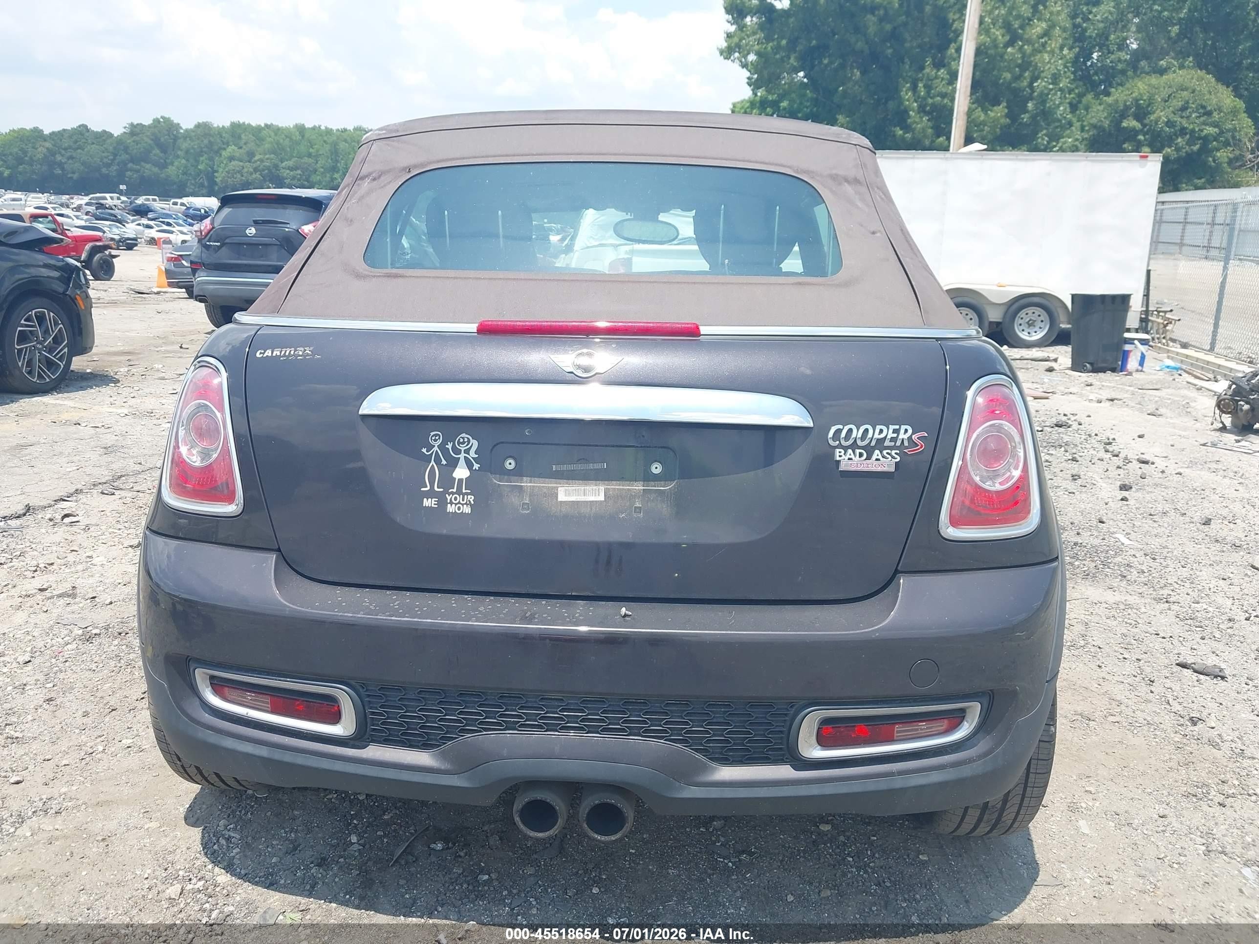 2013 Mini Convertible Cooper S Burgundy vin: WMWZP3C59DT550827
