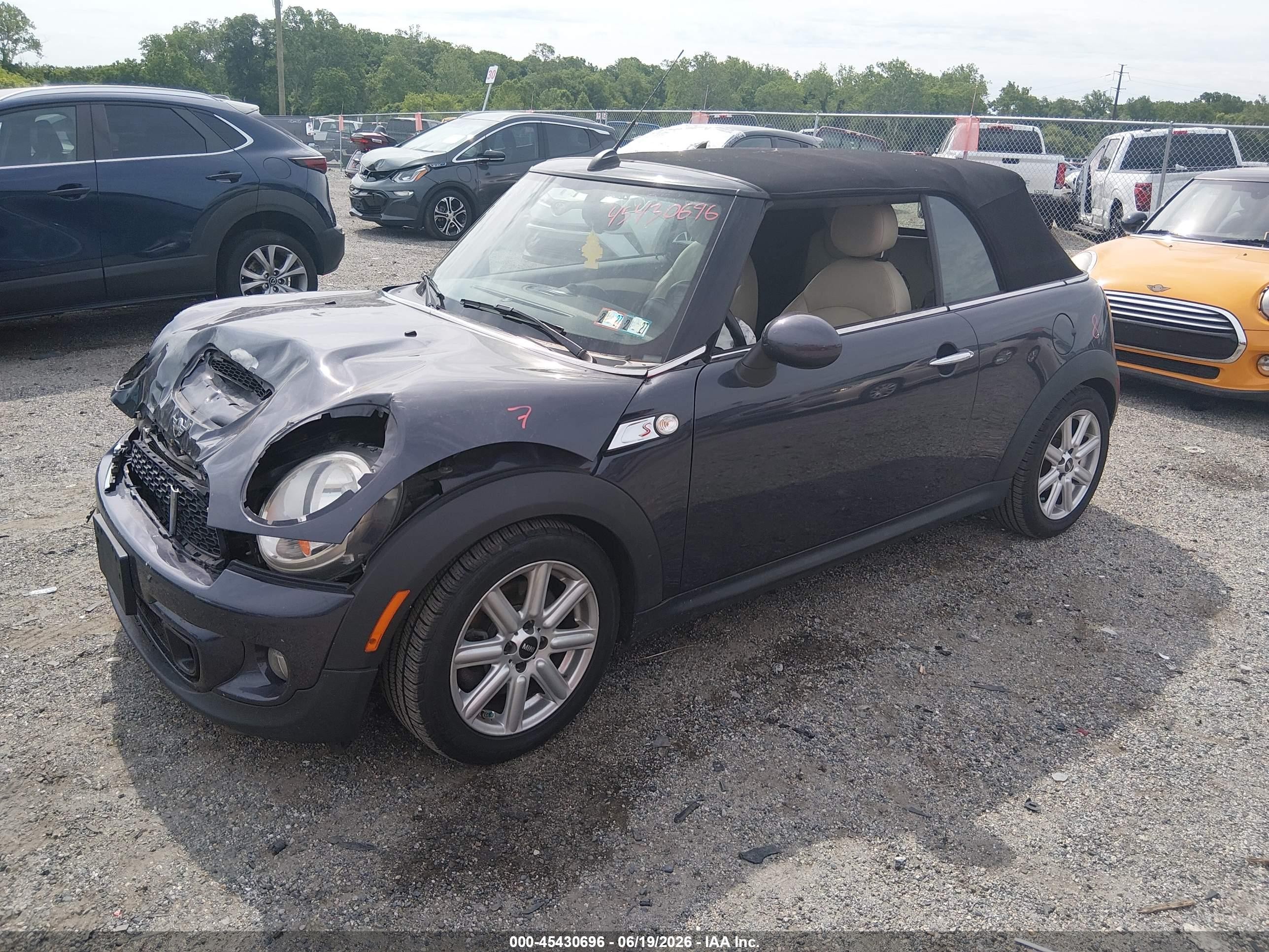 2013 Mini Convertible Cooper S Серый vin: WMWZP3C59DT551329