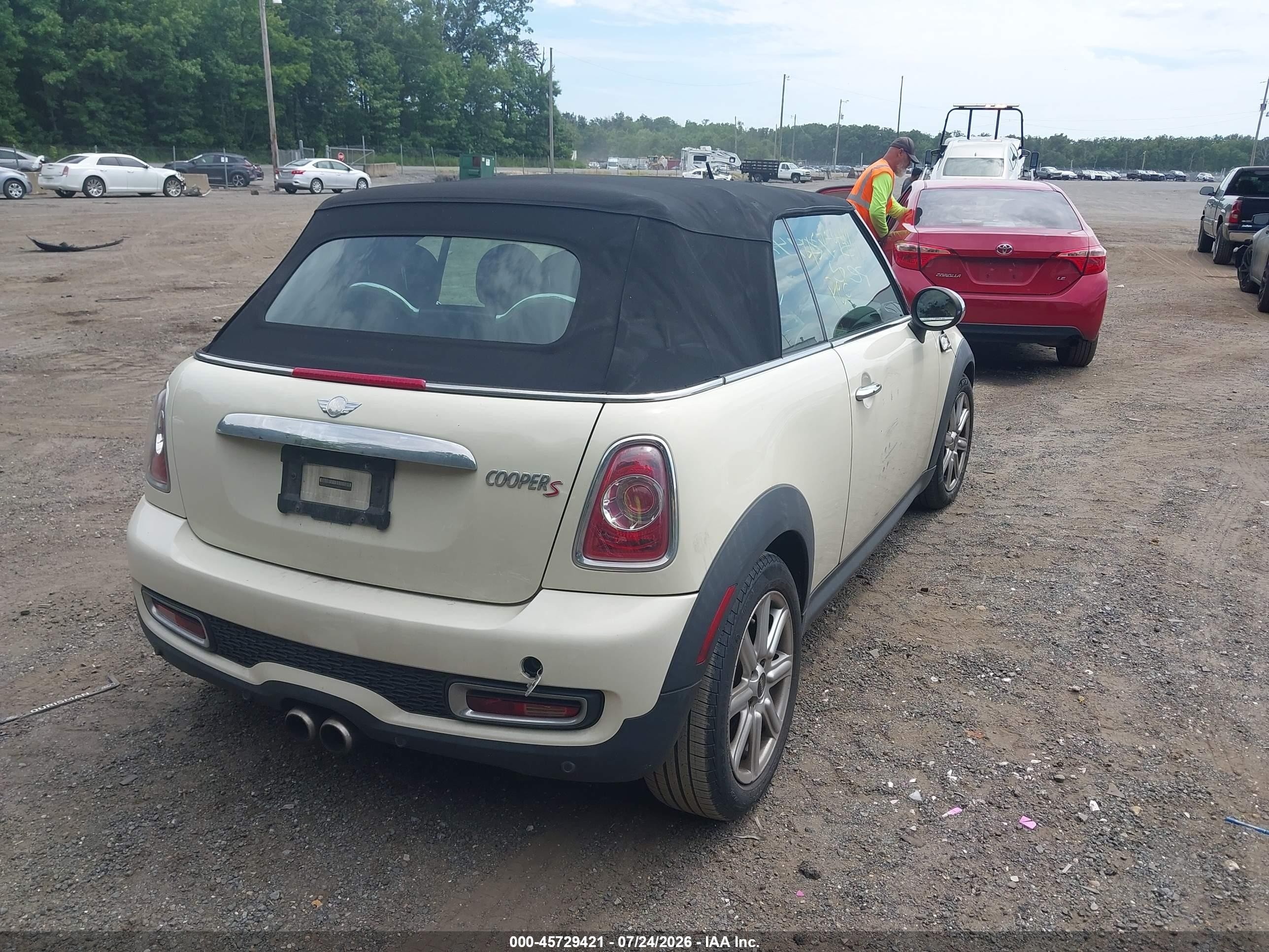 2014 Mini Convertible Cooper S White vin: WMWZP3C59ET298272