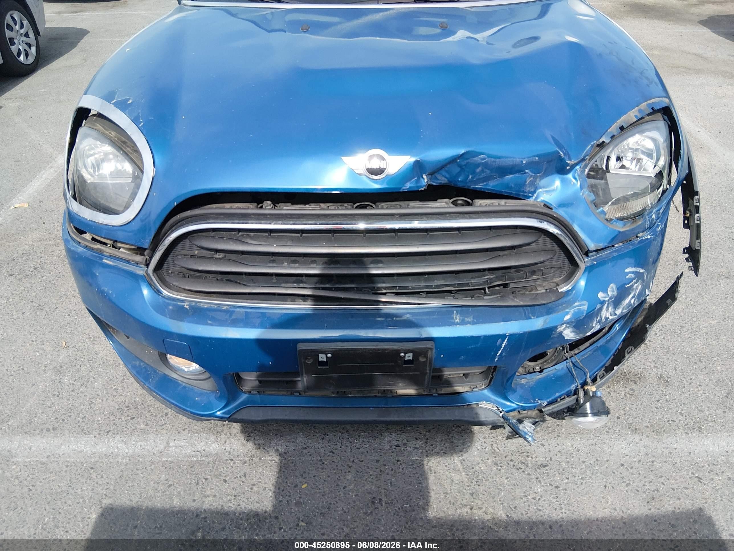 2017 Mini Countryman Cooper Blue vin: WMZYS7C35H3E07143