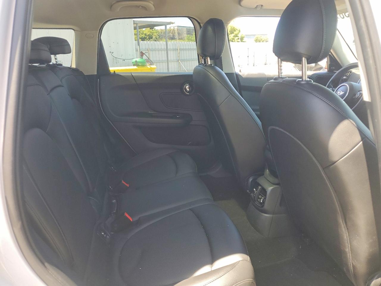 2018 Mini Cooper Countryman White vin: WMZYS7C3XJ3E08505