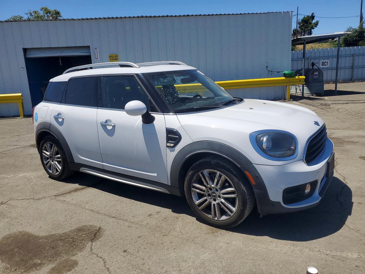 2018 Mini Cooper Countryman White vin: WMZYS7C3XJ3E08505