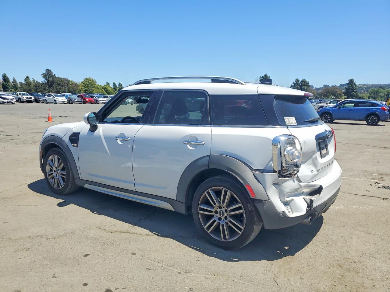 2018 Mini Cooper Countryman White vin: WMZYS7C3XJ3E08505