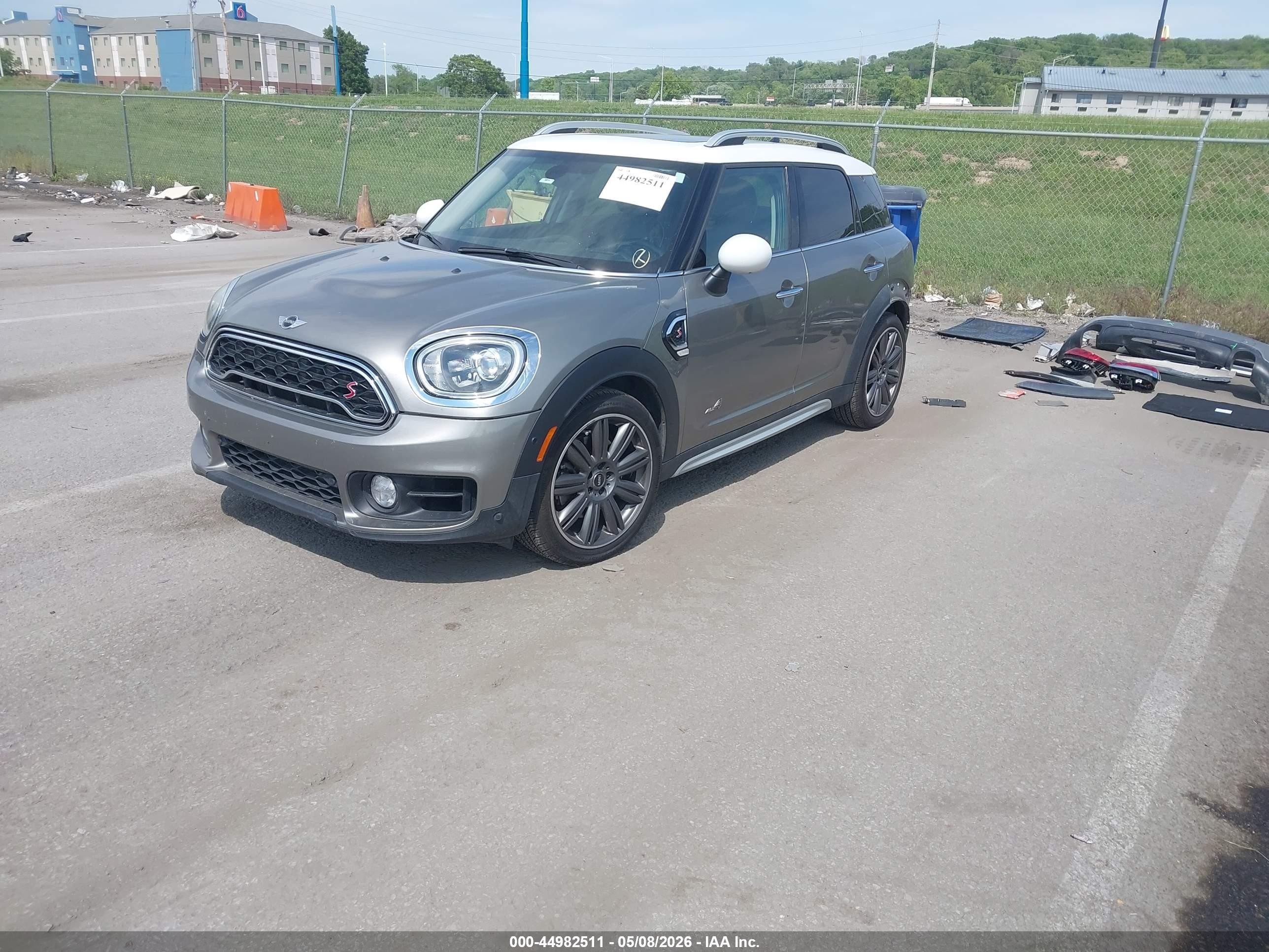 2018 Mini Countryman Cooper S Champagne vin: WMZYT5C33J3E62407