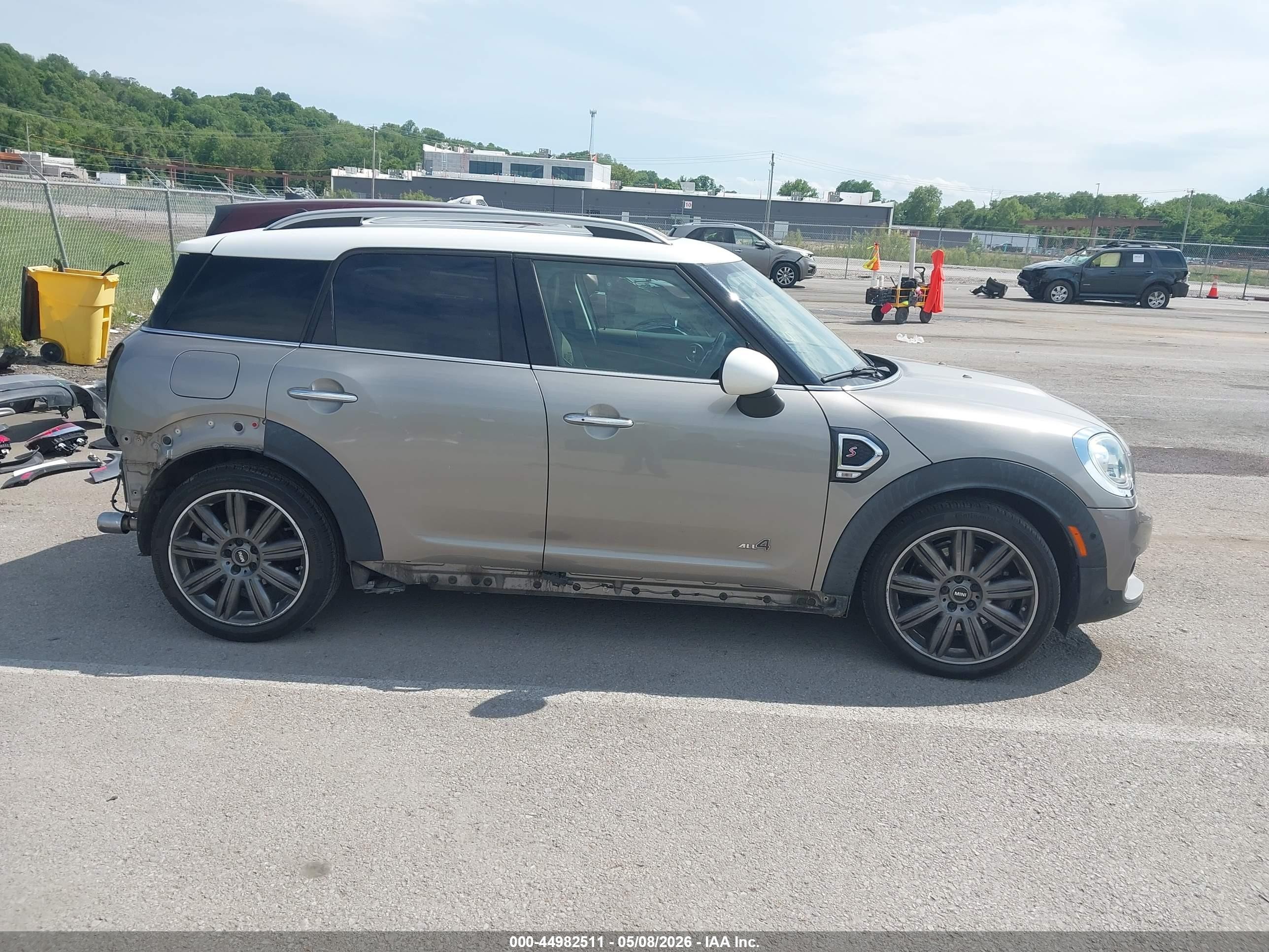 2018 Mini Countryman Cooper S Champagne vin: WMZYT5C33J3E62407