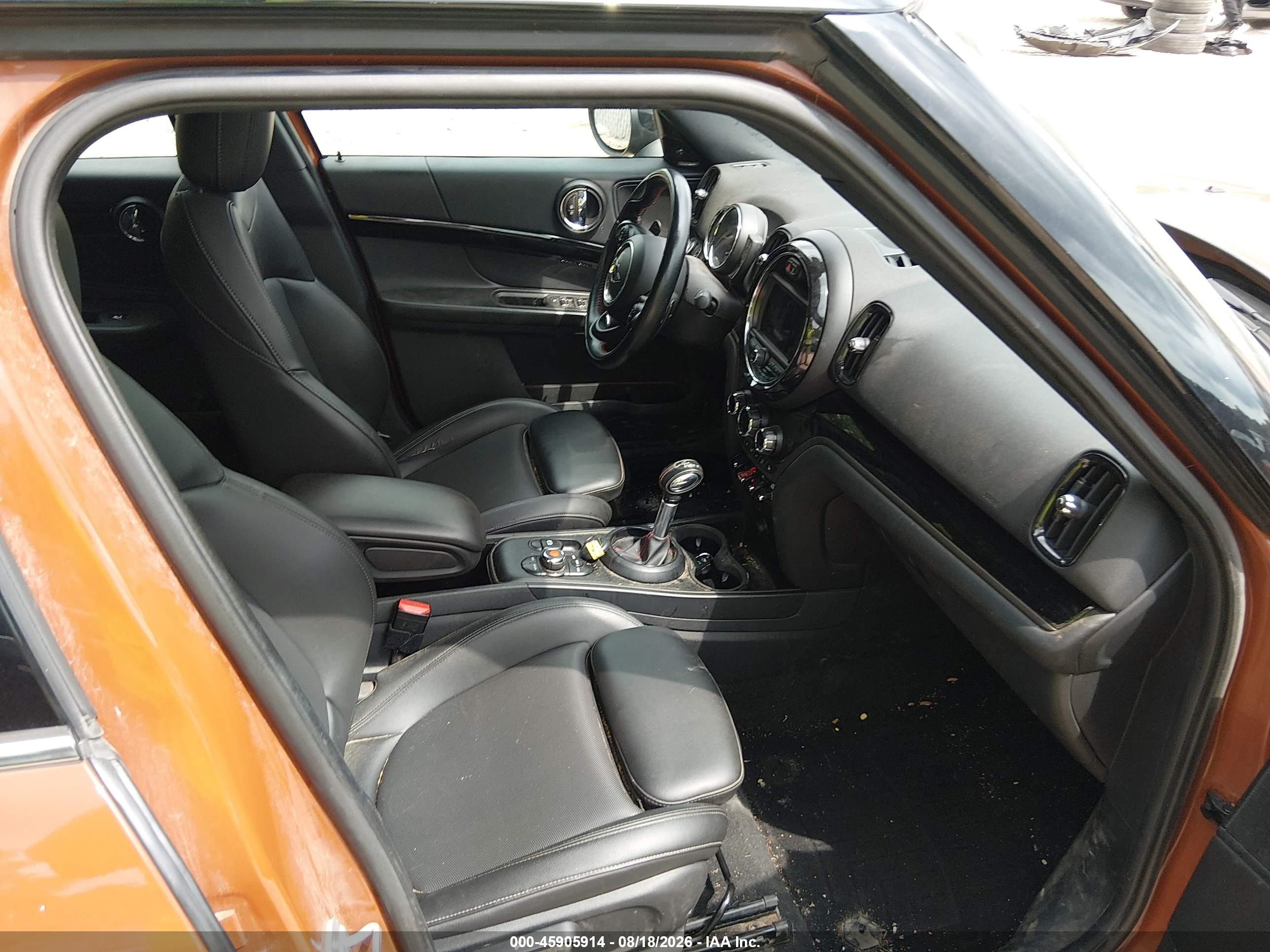 2019 Mini Countryman Cooper S Brown vin: WMZYT5C51K3G92305