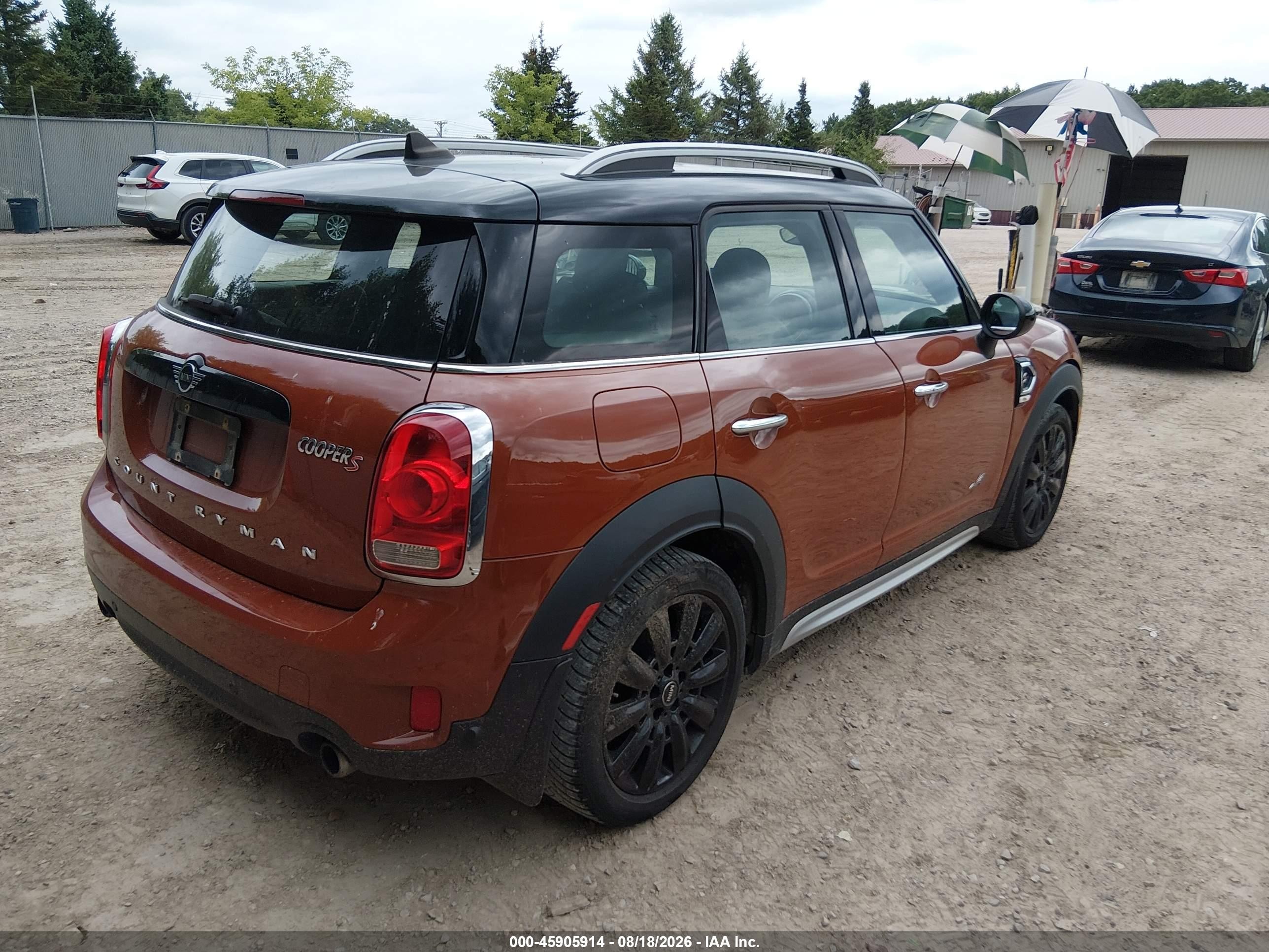 2019 Mini Countryman Cooper S Brown vin: WMZYT5C51K3G92305