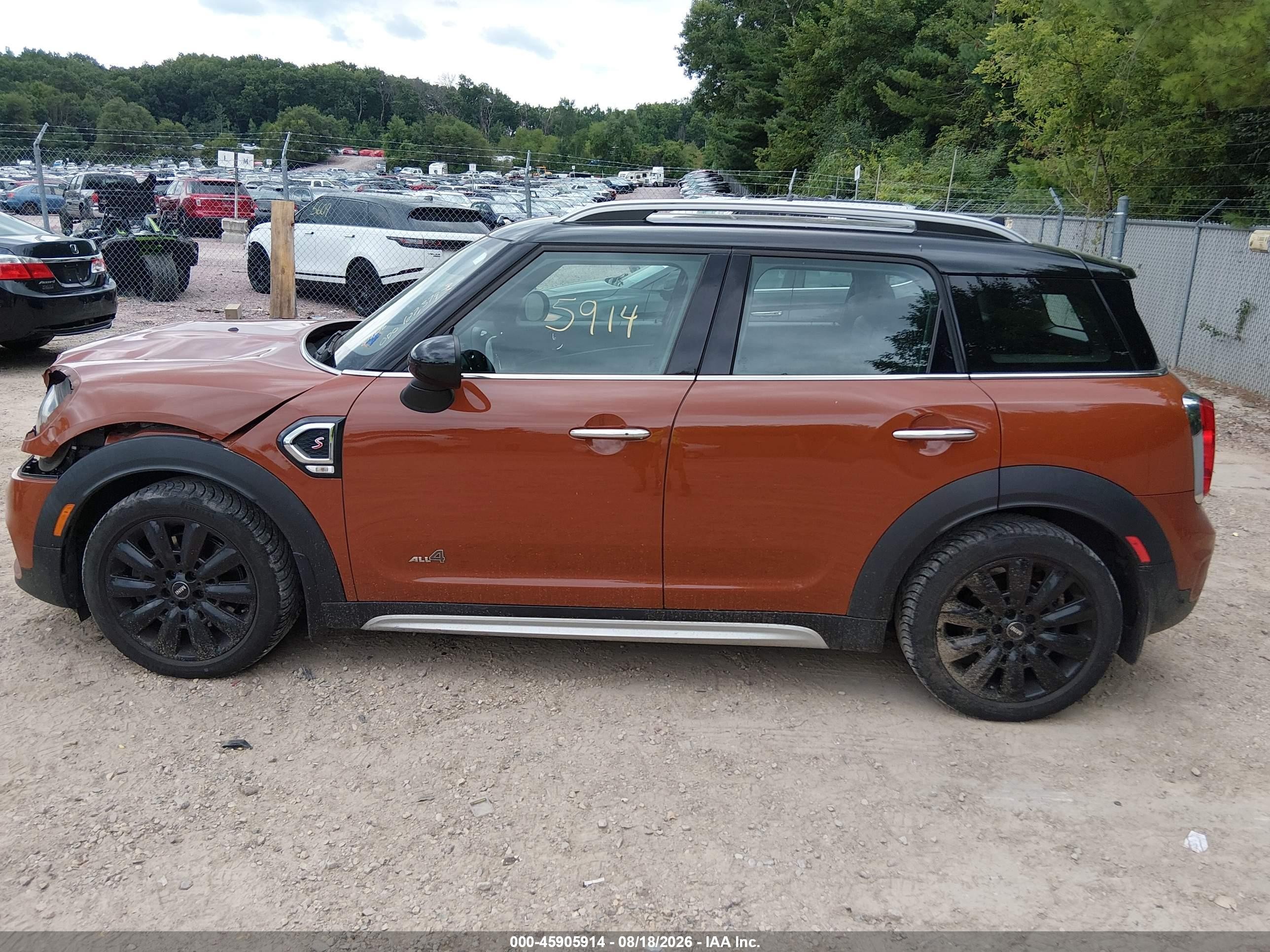 2019 Mini Countryman Cooper S Brown vin: WMZYT5C51K3G92305