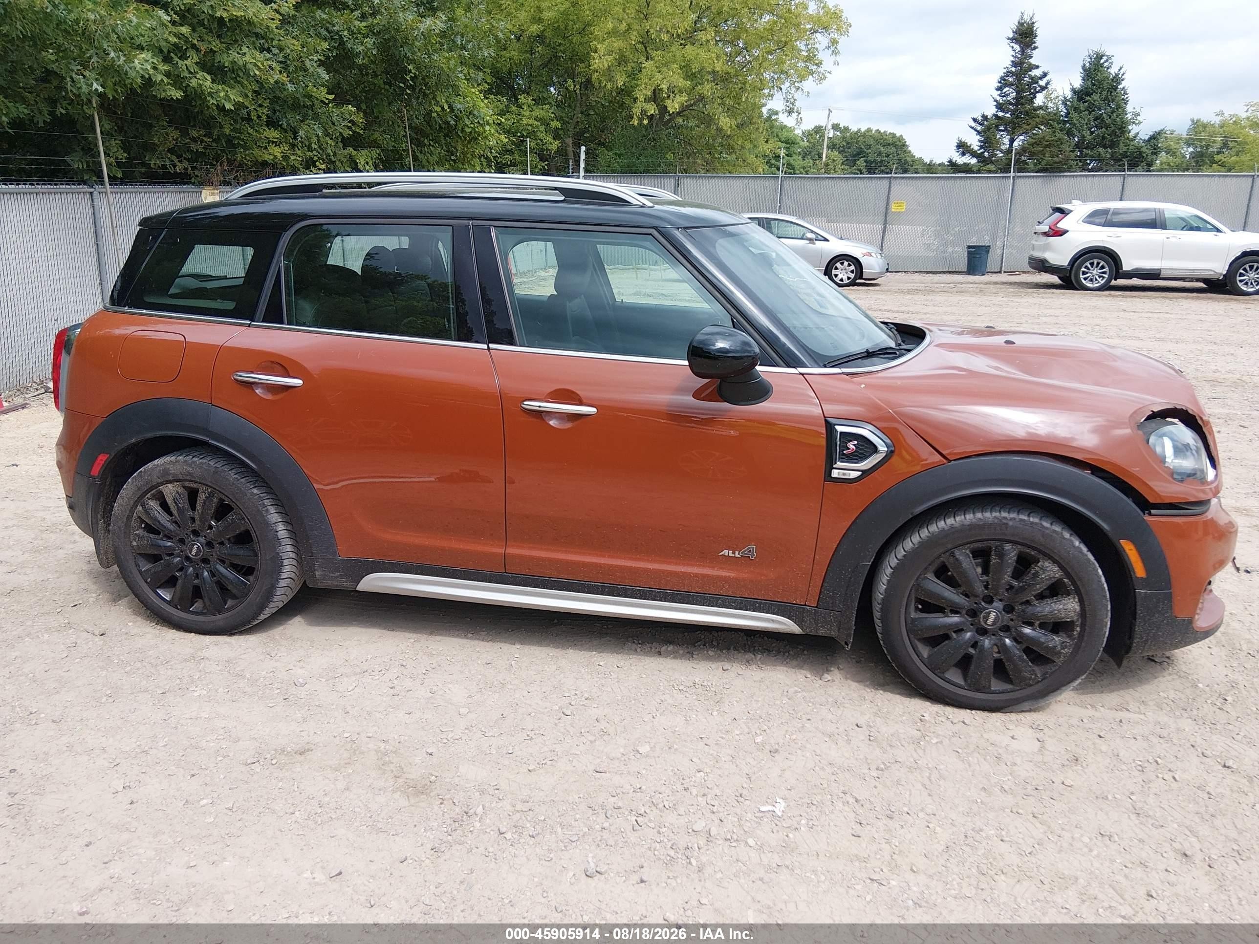 2019 Mini Countryman Cooper S Brown vin: WMZYT5C51K3G92305