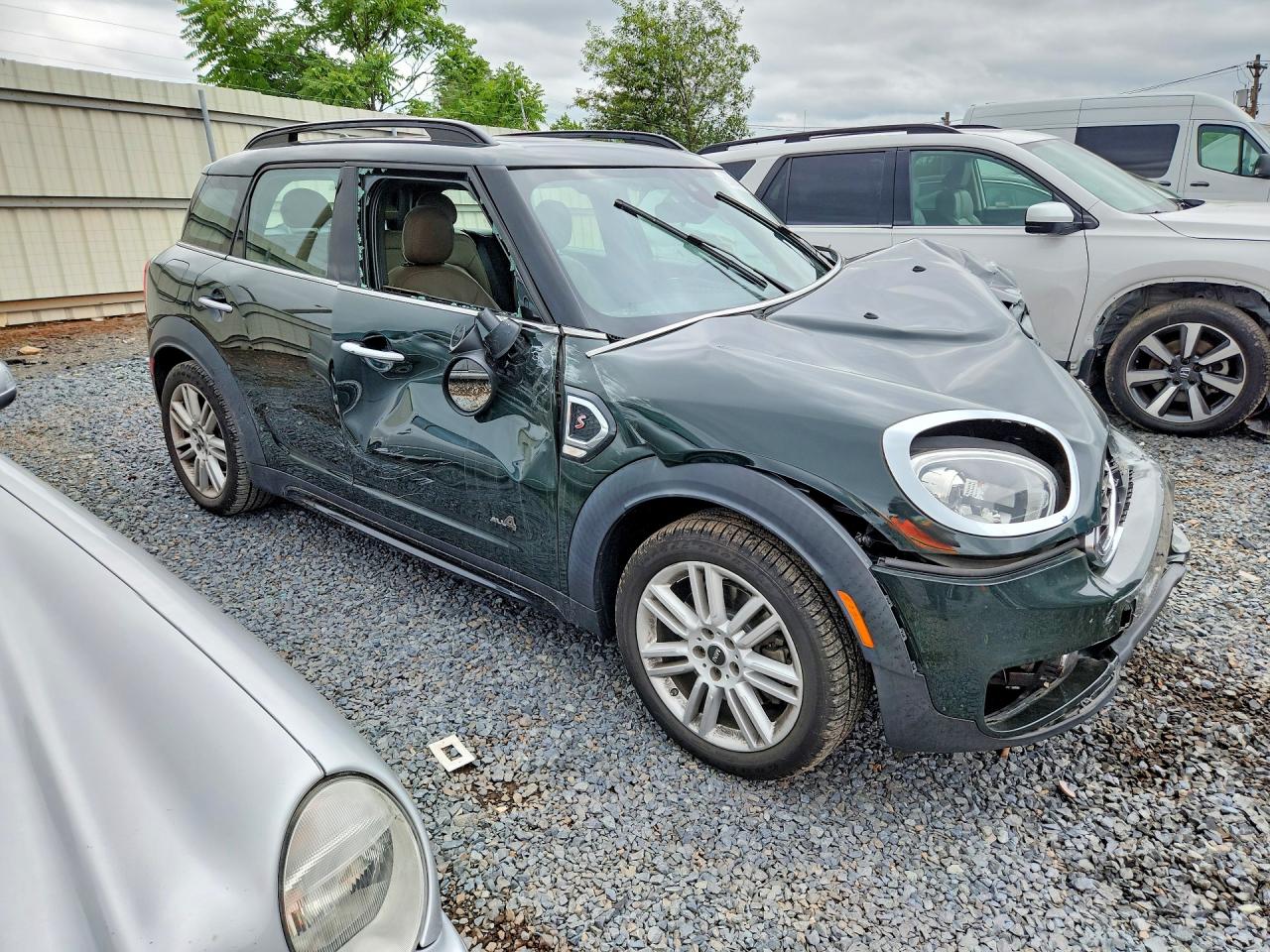 2019 Mini Cooper S Countryman All4 Green vin: WMZYT5C59K3J88548