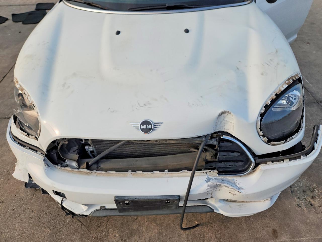 2020 Mini Cooper Countryman White vin: WMZYW3C05L3L02059