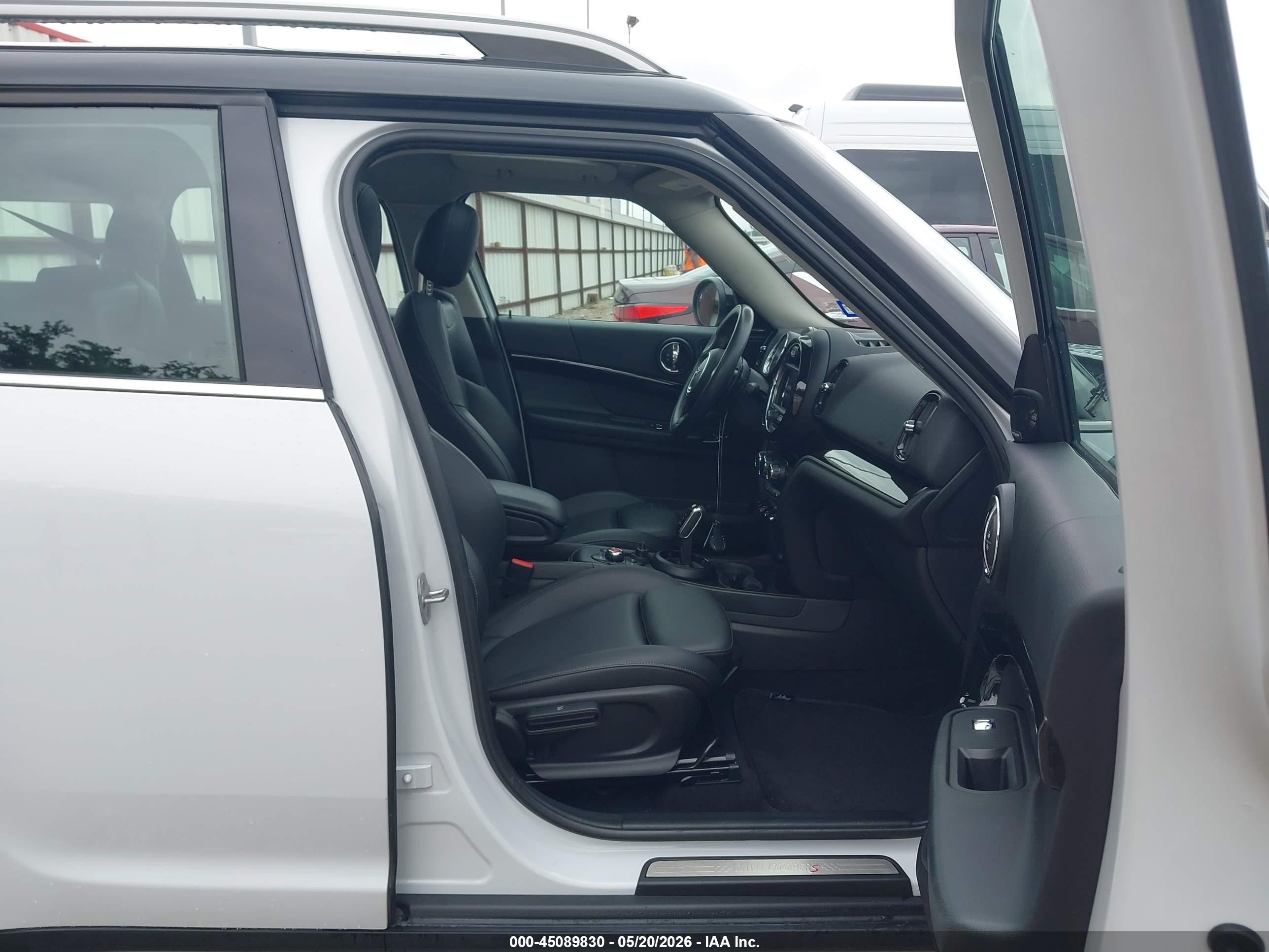 2020 Mini Countryman Cooper S White vin: WMZYW7C05L3M08809