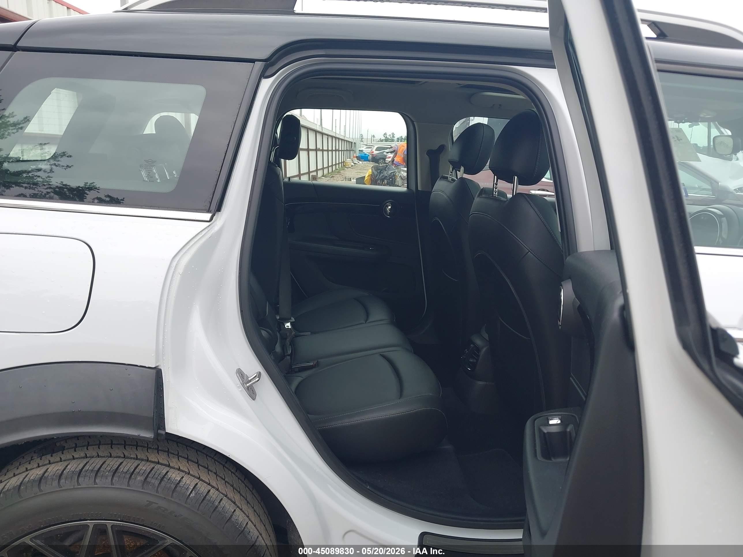 2020 Mini Countryman Cooper S White vin: WMZYW7C05L3M08809