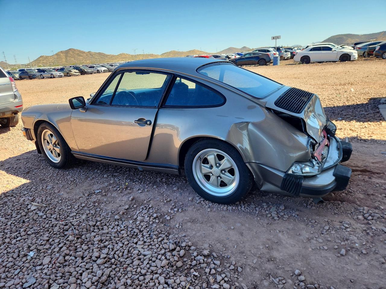 1983 Porsche 911 Sc Brown vin: WP0AA0915DS120903