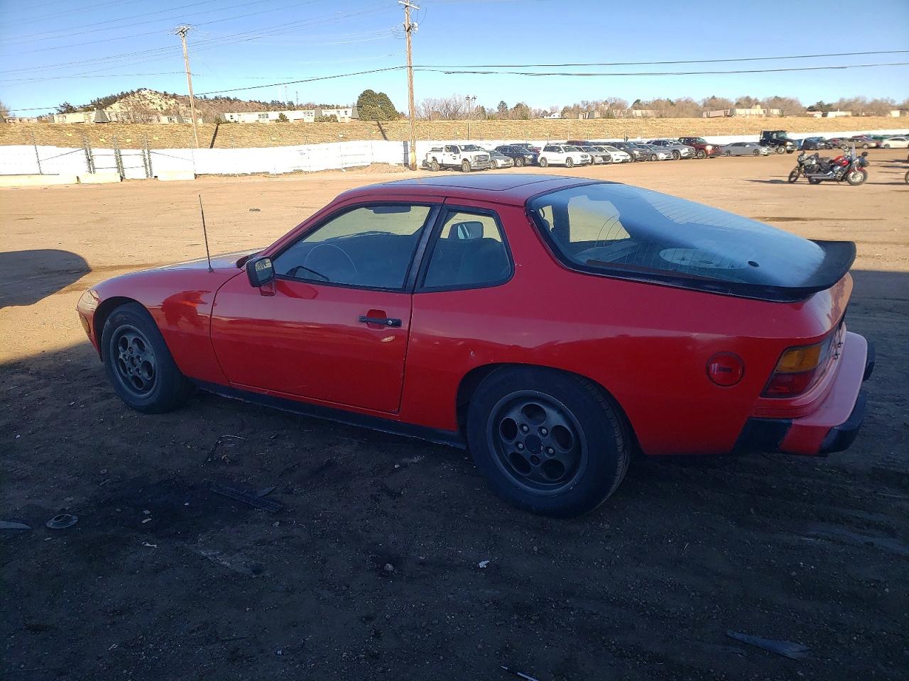 1988 Porsche 924 S Red vin: WP0AA0922JN451523