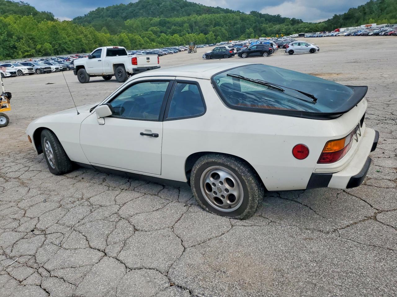 1987 Porsche 924 S White vin: WP0AA0924HN454157