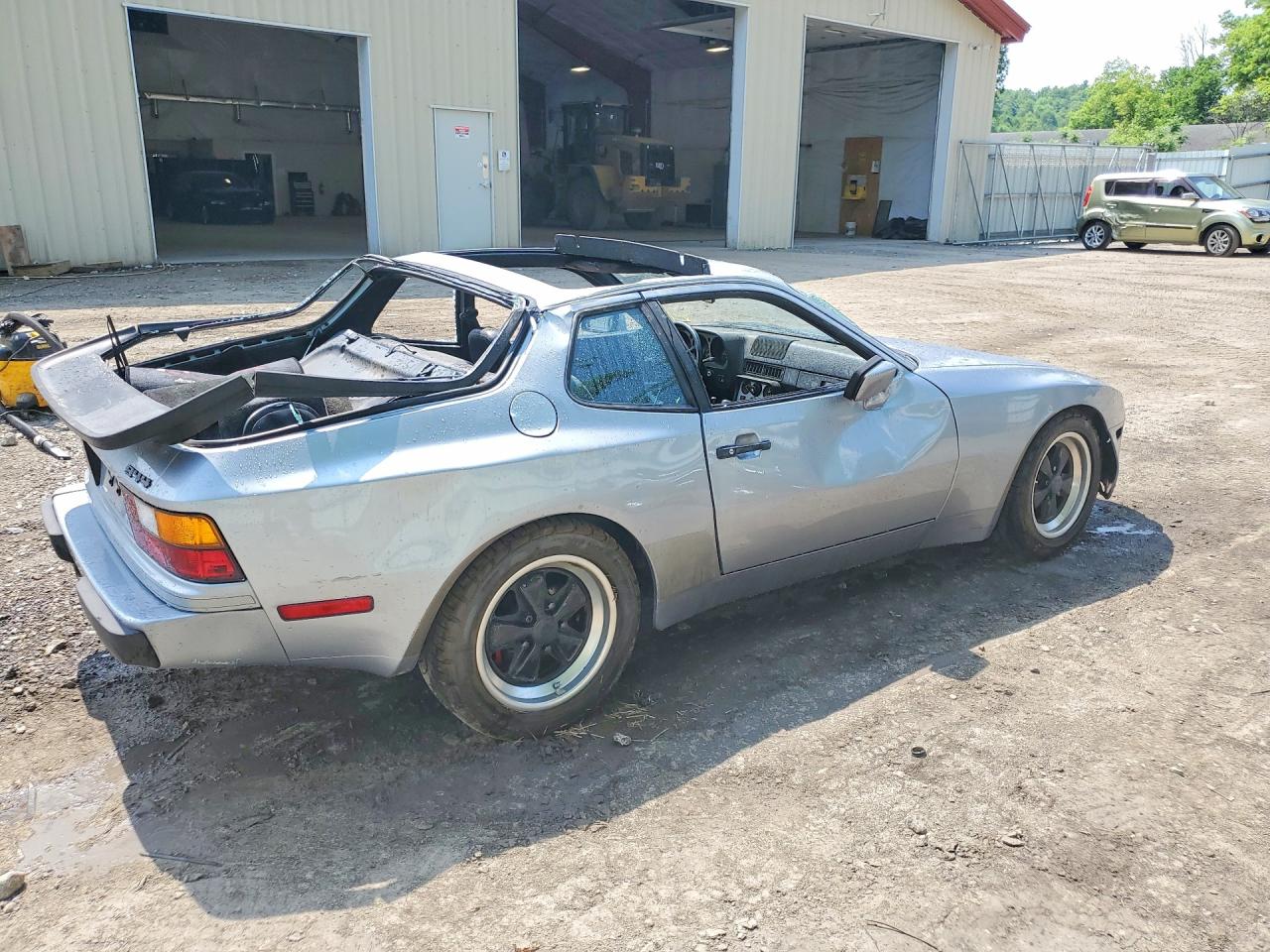 1983 Porsche 944 Silver vin: WP0AA0940DN453471