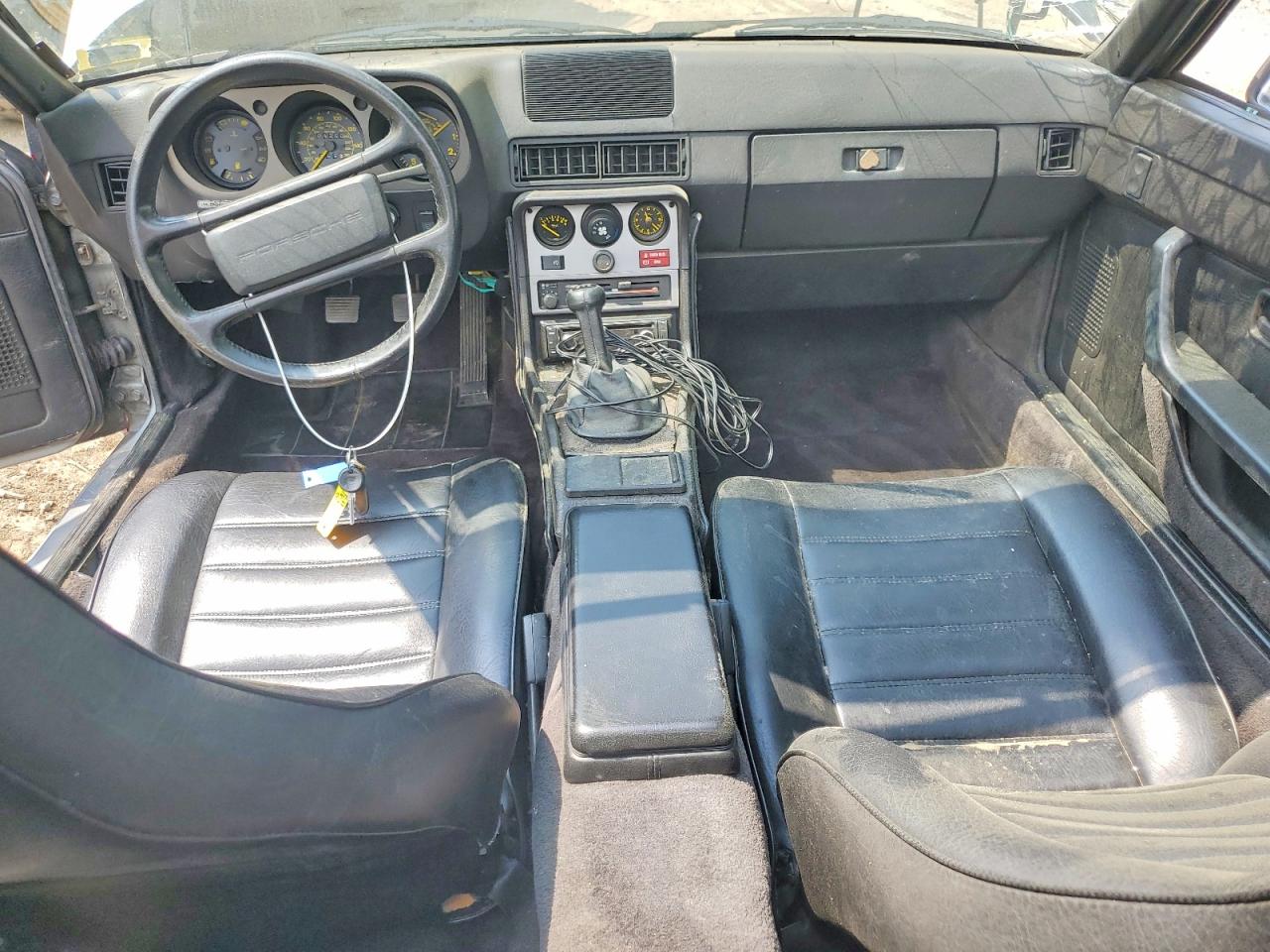 1983 Porsche 944 Silver vin: WP0AA0940DN453471