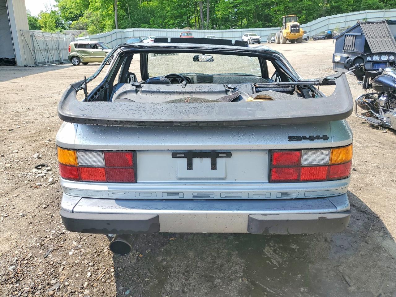 1983 Porsche 944 Silver vin: WP0AA0940DN453471