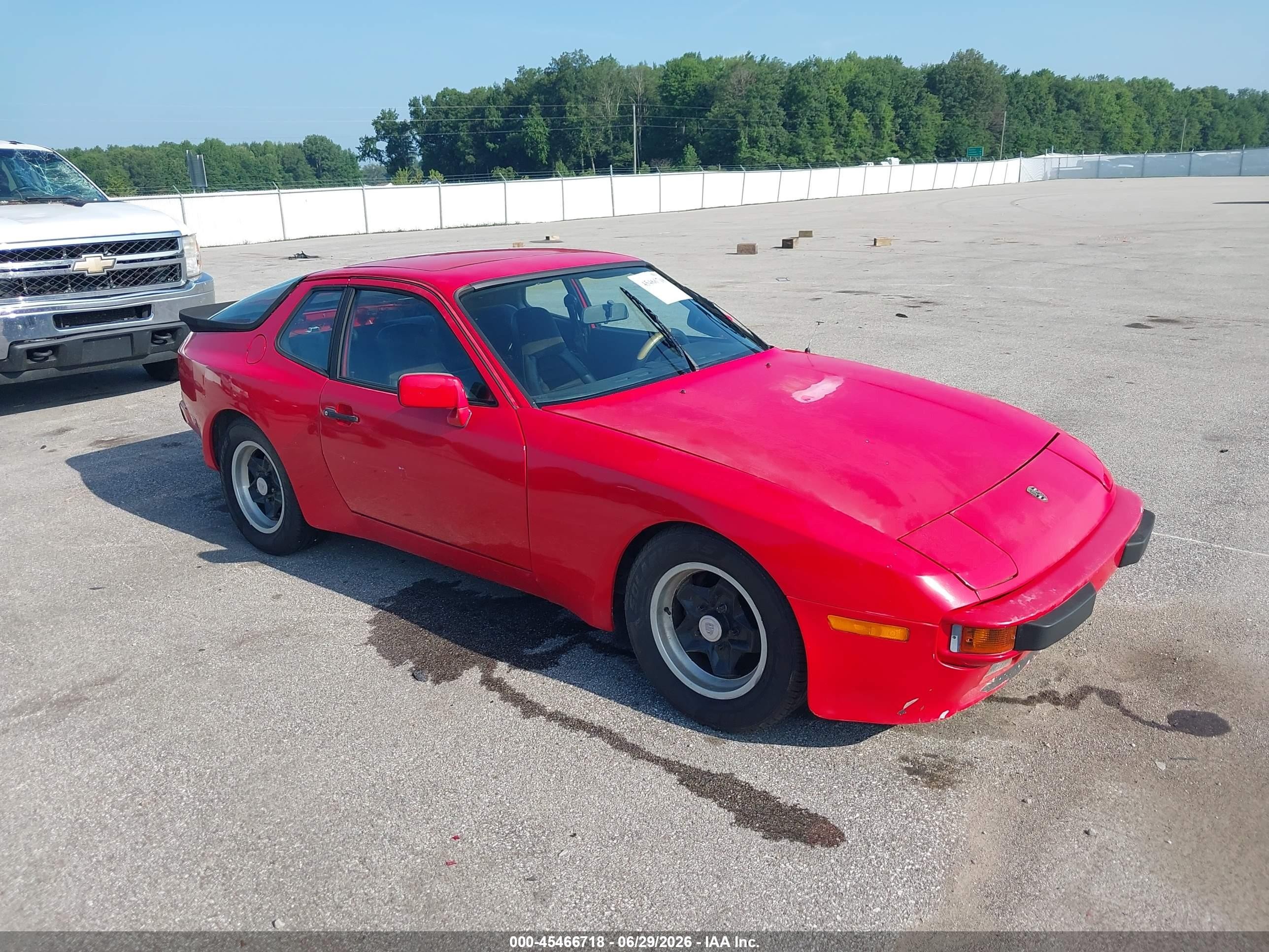 1984 Porsche 944   Red vin: WP0AA0940EN460342