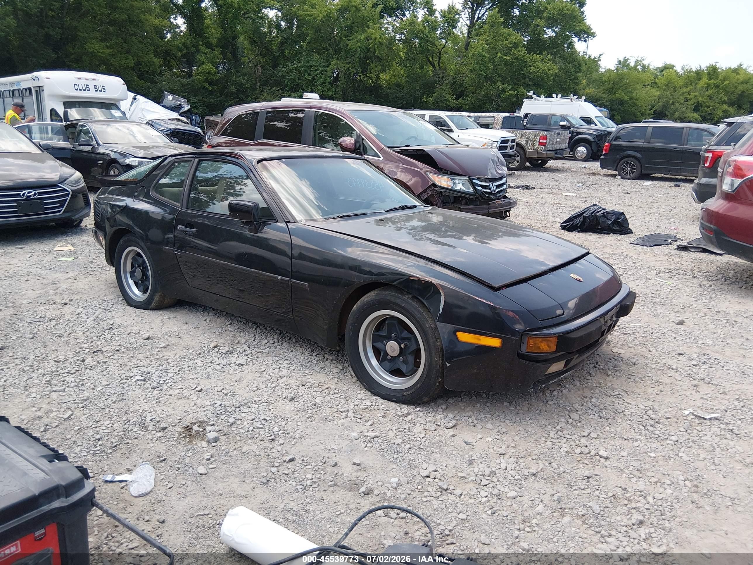 1985 Porsche 944   Black vin: WP0AA0940FN474159