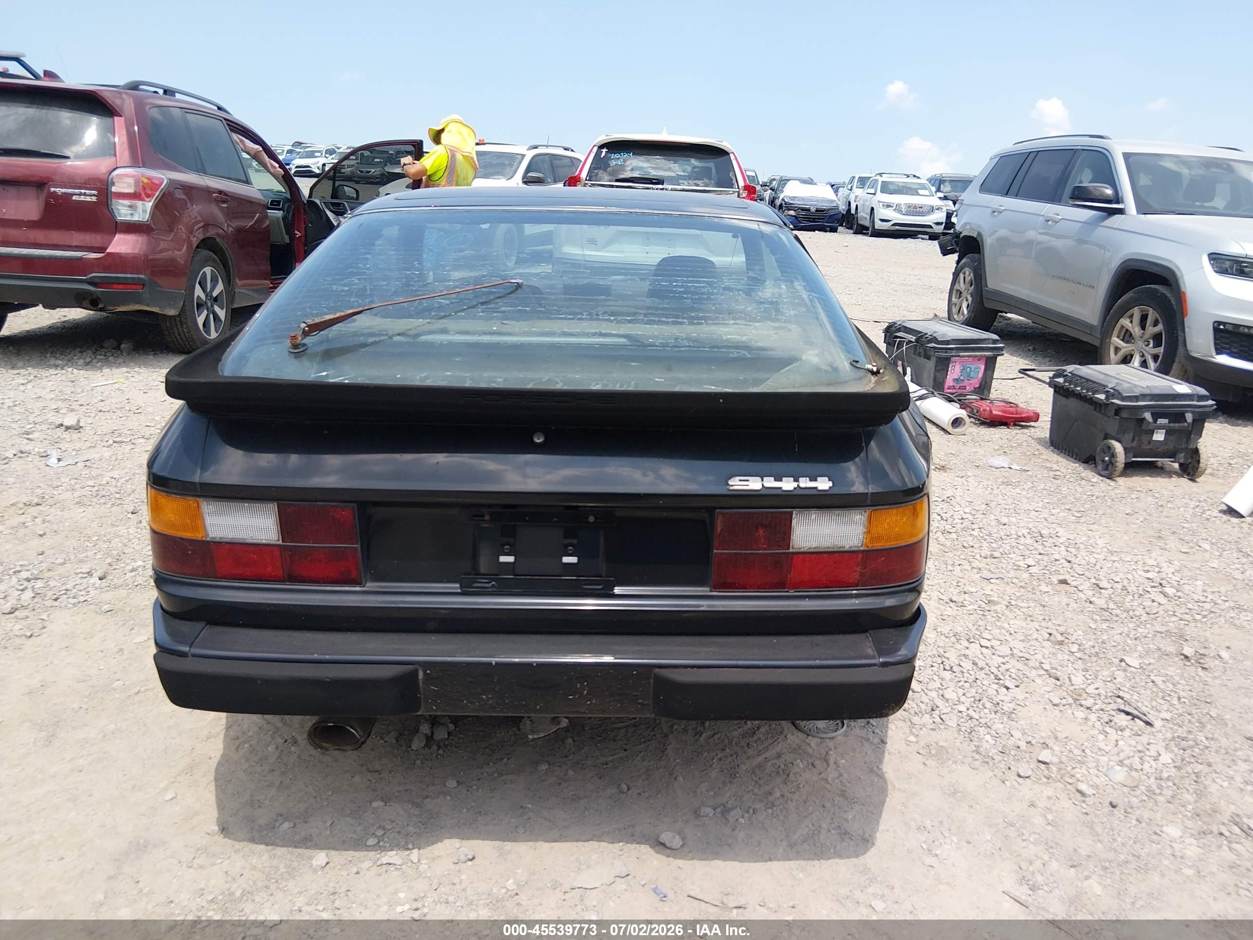 1985 Porsche 944   Black vin: WP0AA0940FN474159