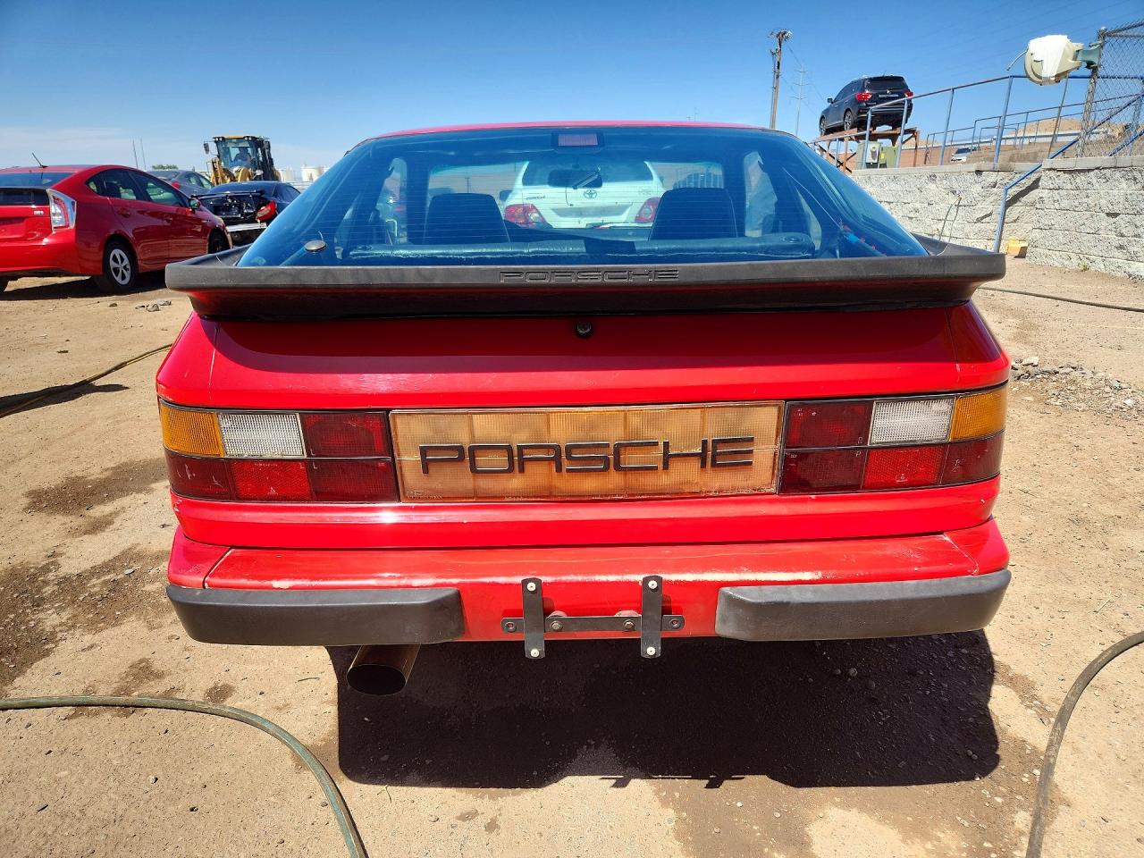 1986 Porsche 944 Red vin: WP0AA0941GN453967