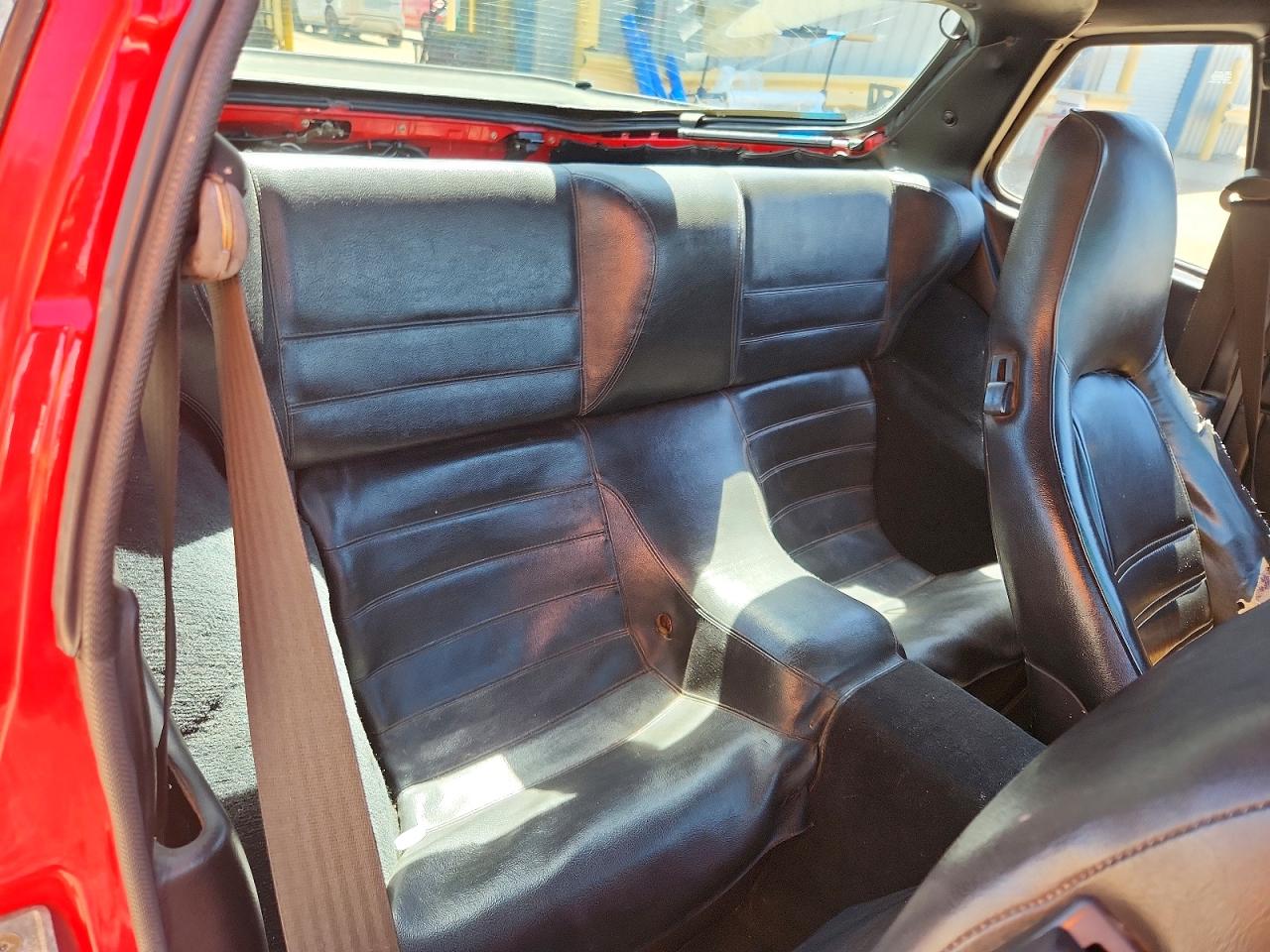 1986 Porsche 944 Red vin: WP0AA0941GN453967