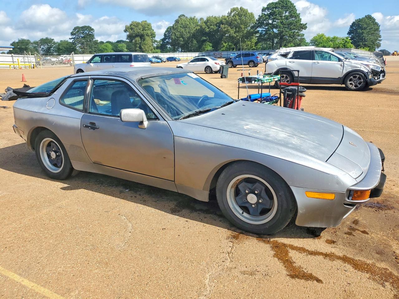 1985 Porsche 944 Gray vin: WP0AA0942FN473160