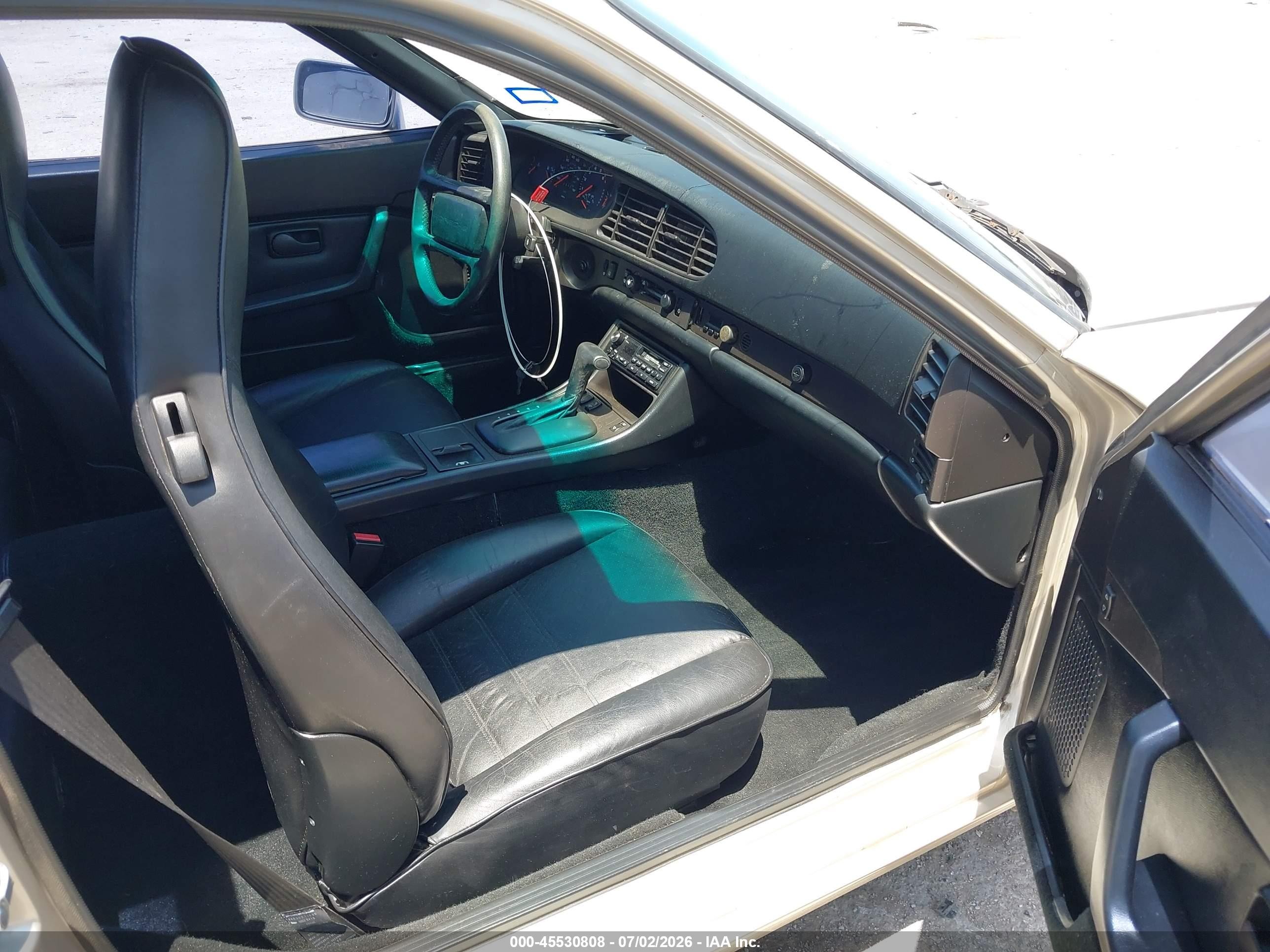 1986 Porsche 944   Gold vin: WP0AA0942GN451869