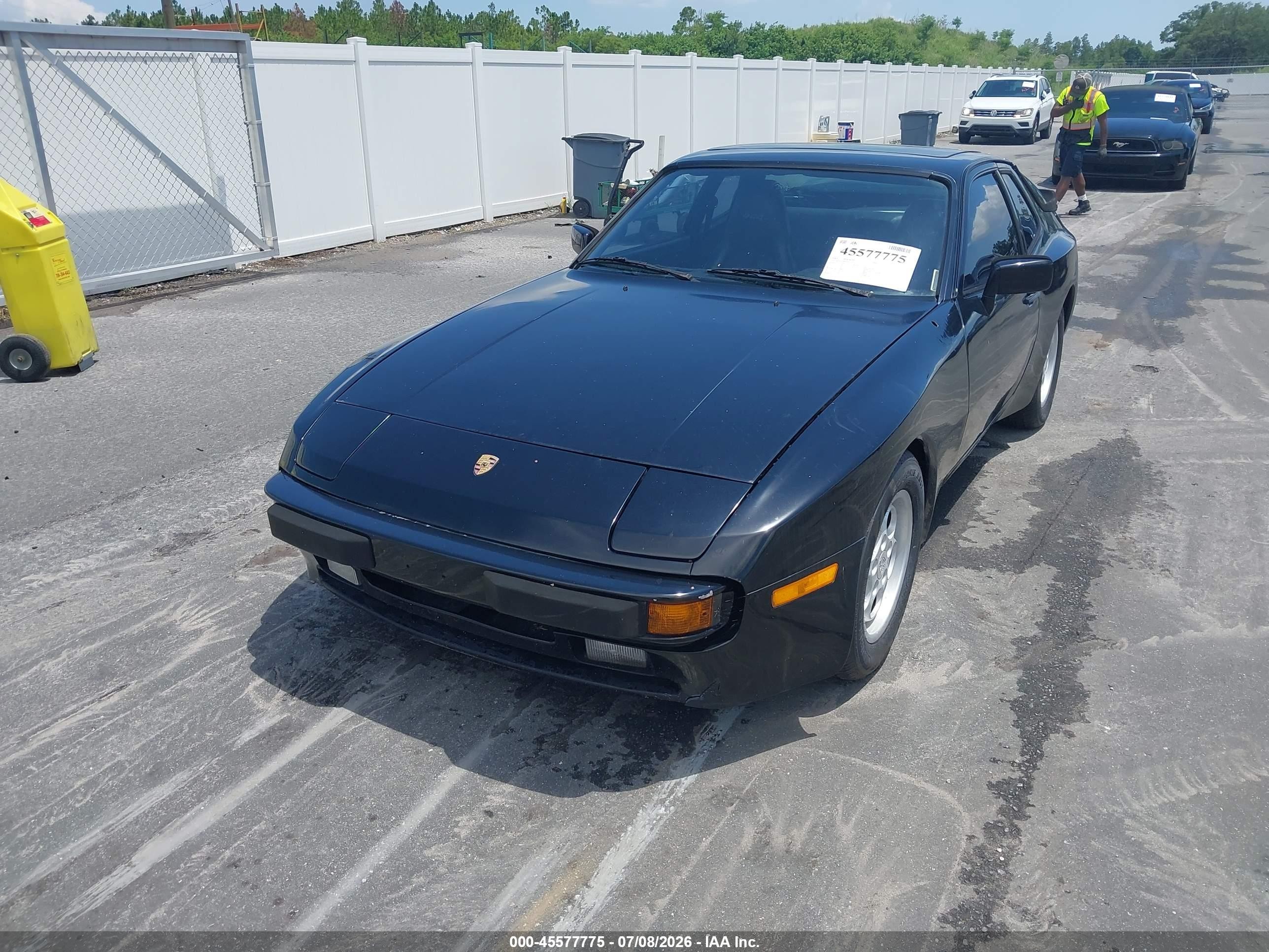 1983 Porsche 944   Black vin: WP0AA0944DN463923