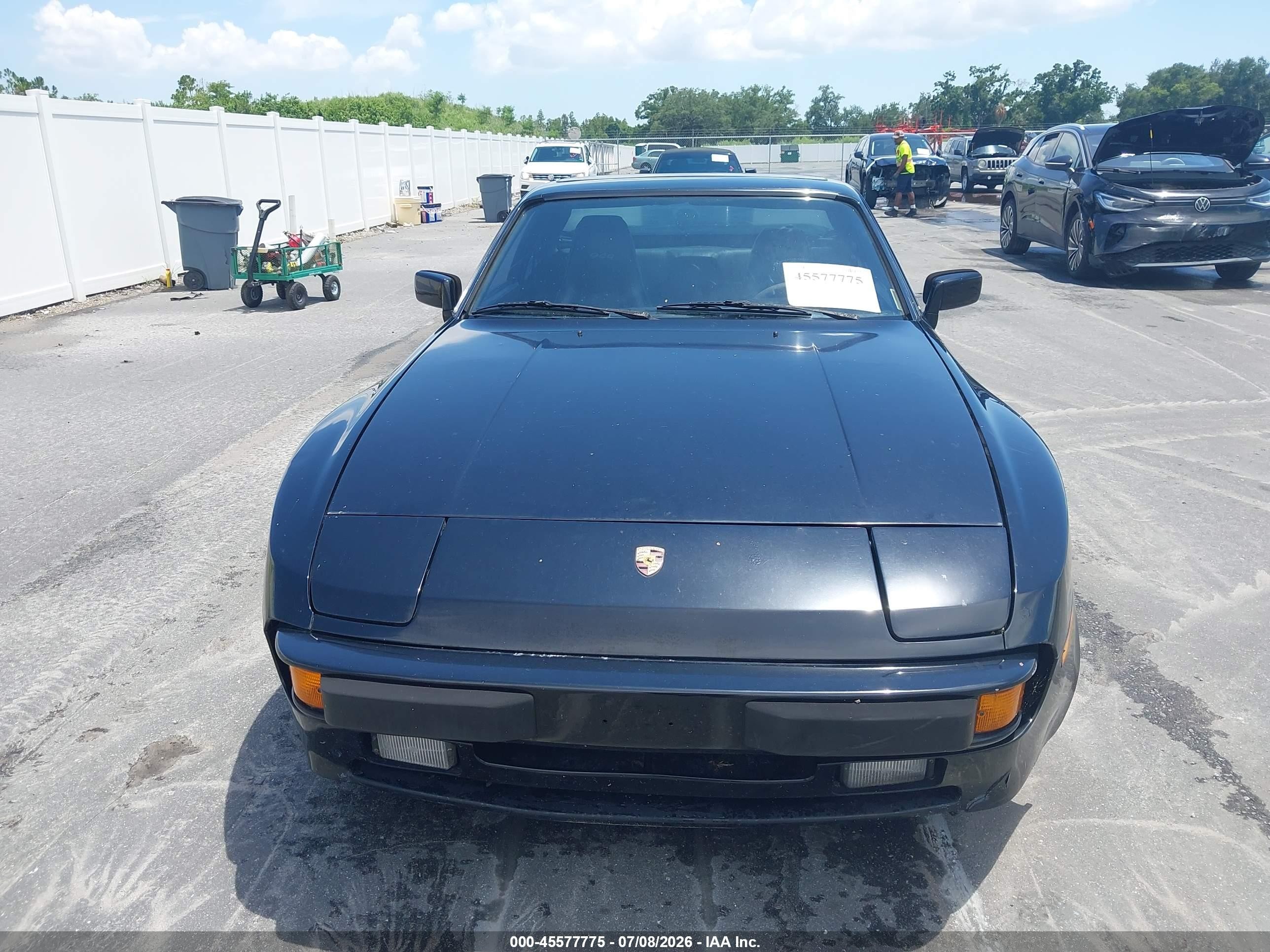 1983 Porsche 944   Black vin: WP0AA0944DN463923