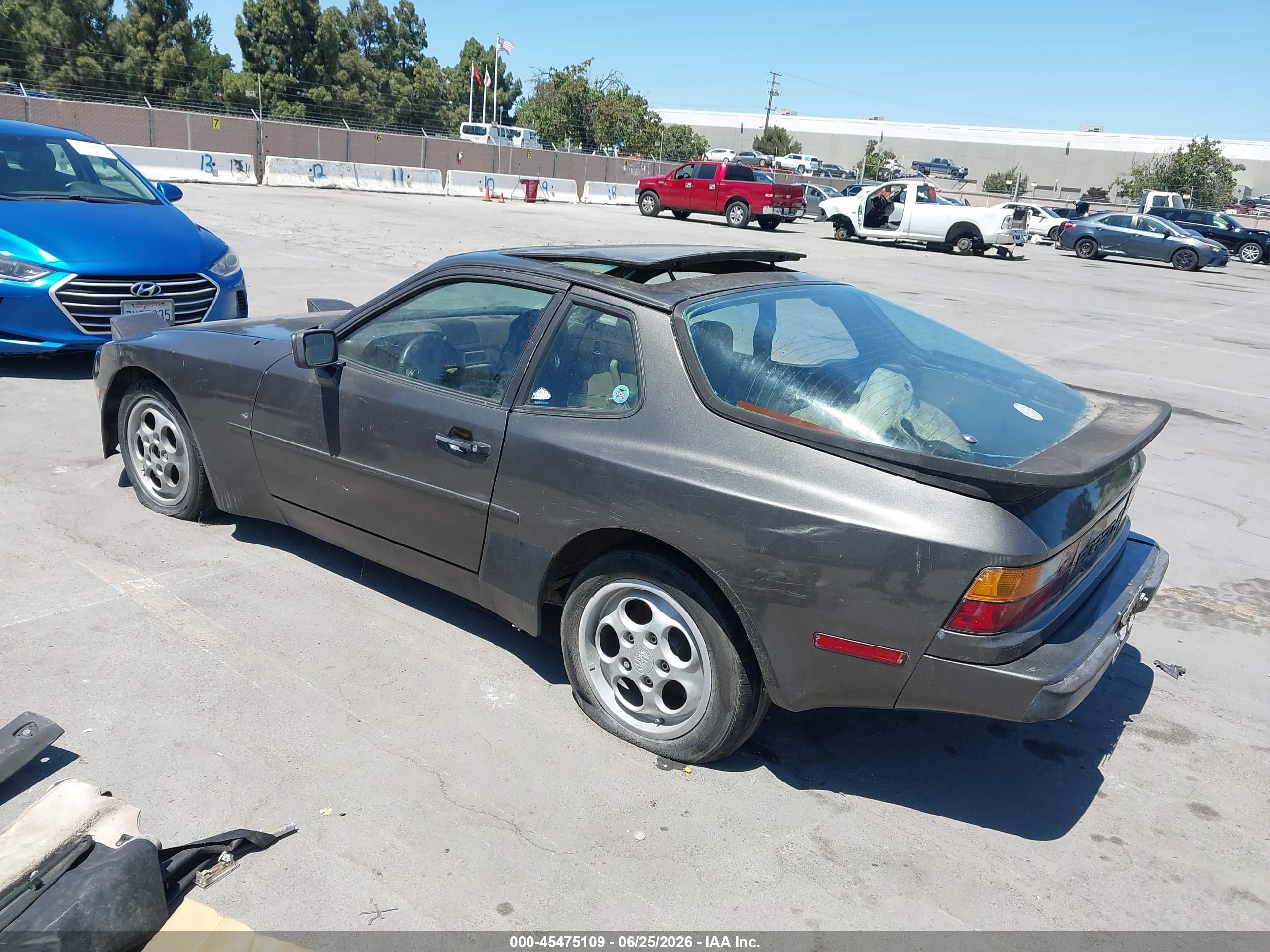 1985 Porsche 944   Brown vin: WP0AA0946FN472206