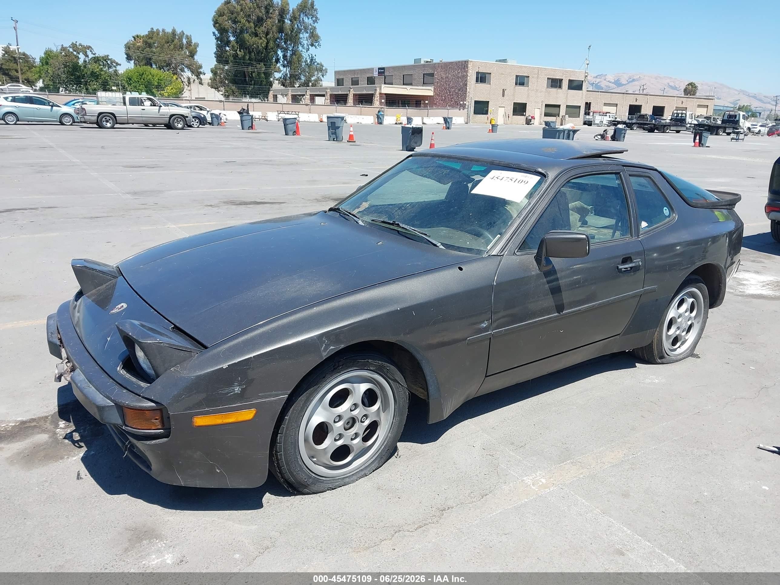 1985 Porsche 944   Brown vin: WP0AA0946FN472206