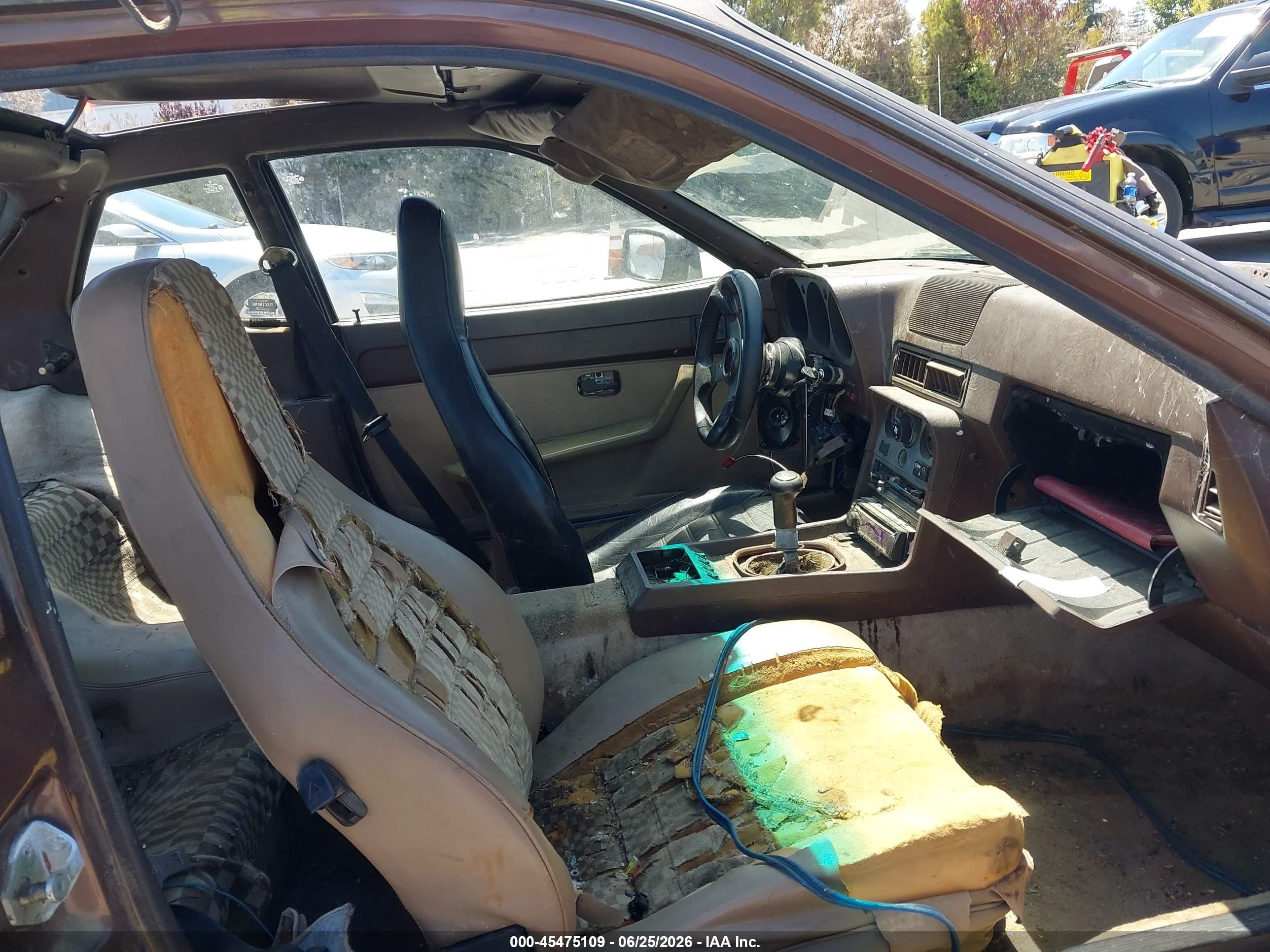1985 Porsche 944   Brown vin: WP0AA0946FN472206