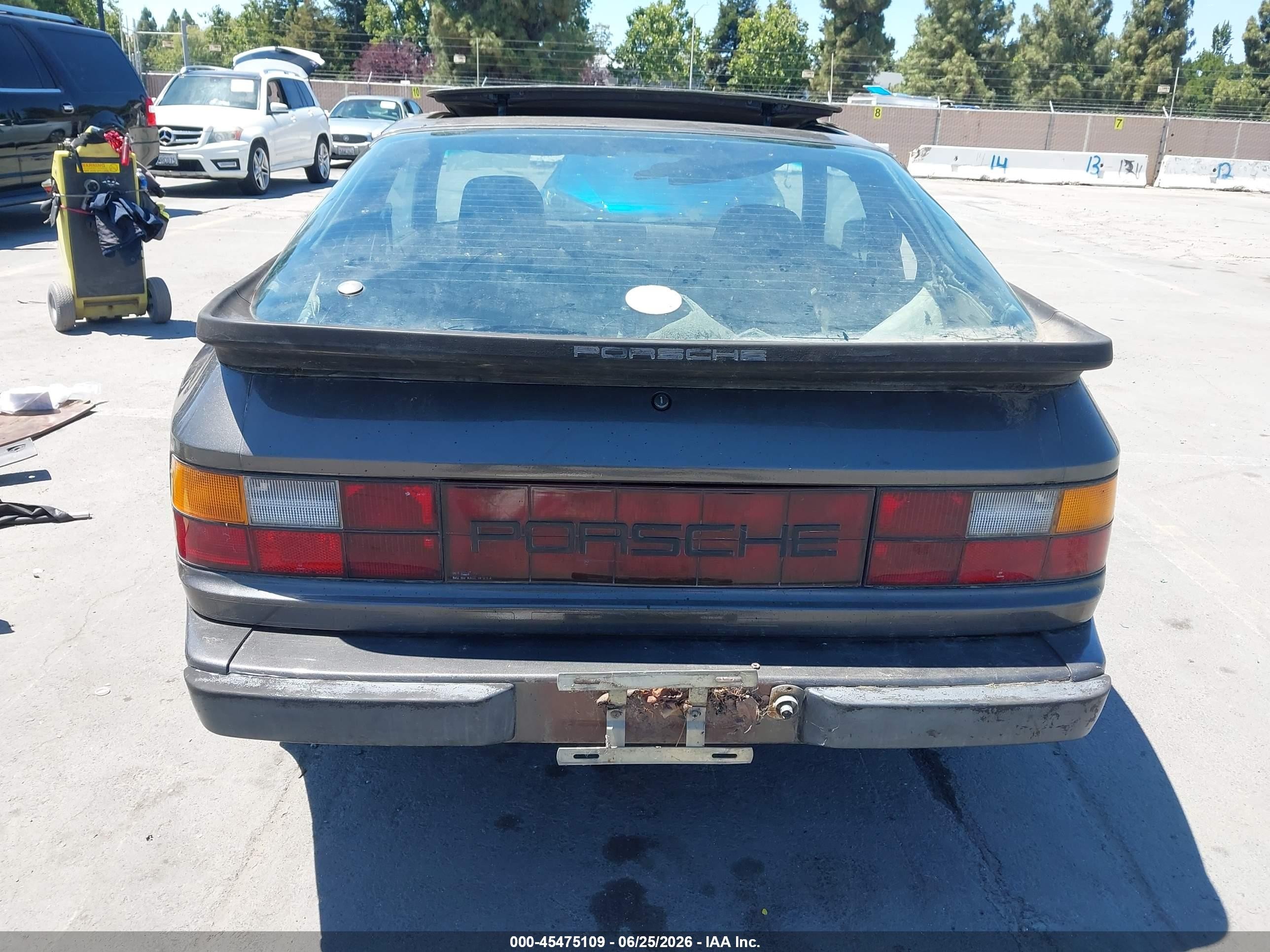 1985 Porsche 944   Brown vin: WP0AA0946FN472206