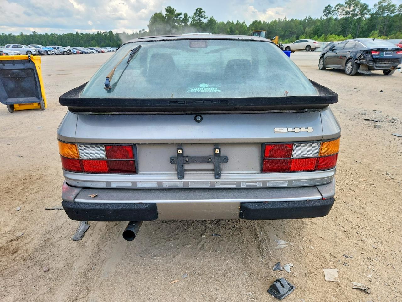 1985 Porsche 944 Silver vin: WP0AA0948FN453947