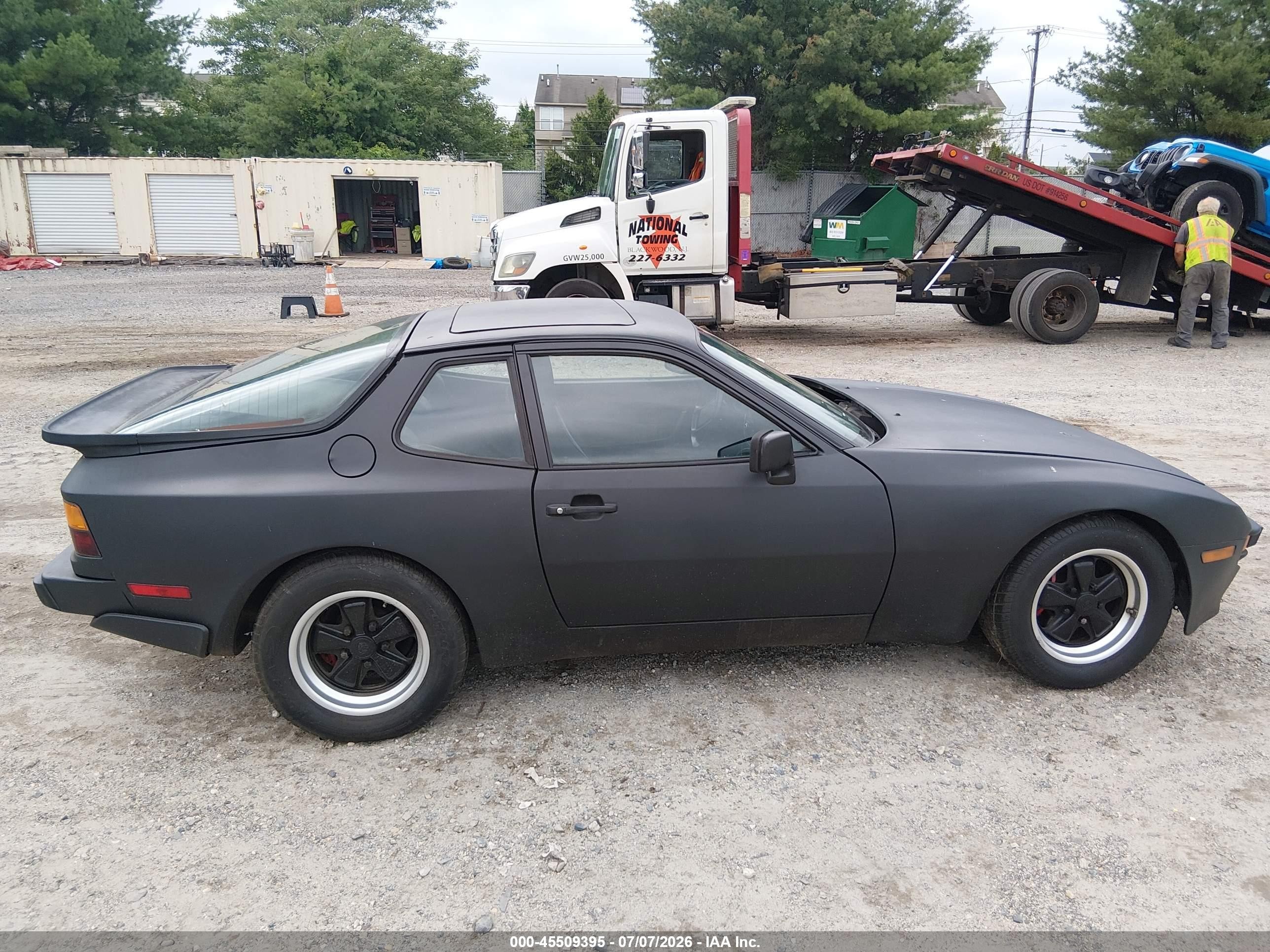 1984 Porsche 944   Black vin: WP0AA0949EN455723