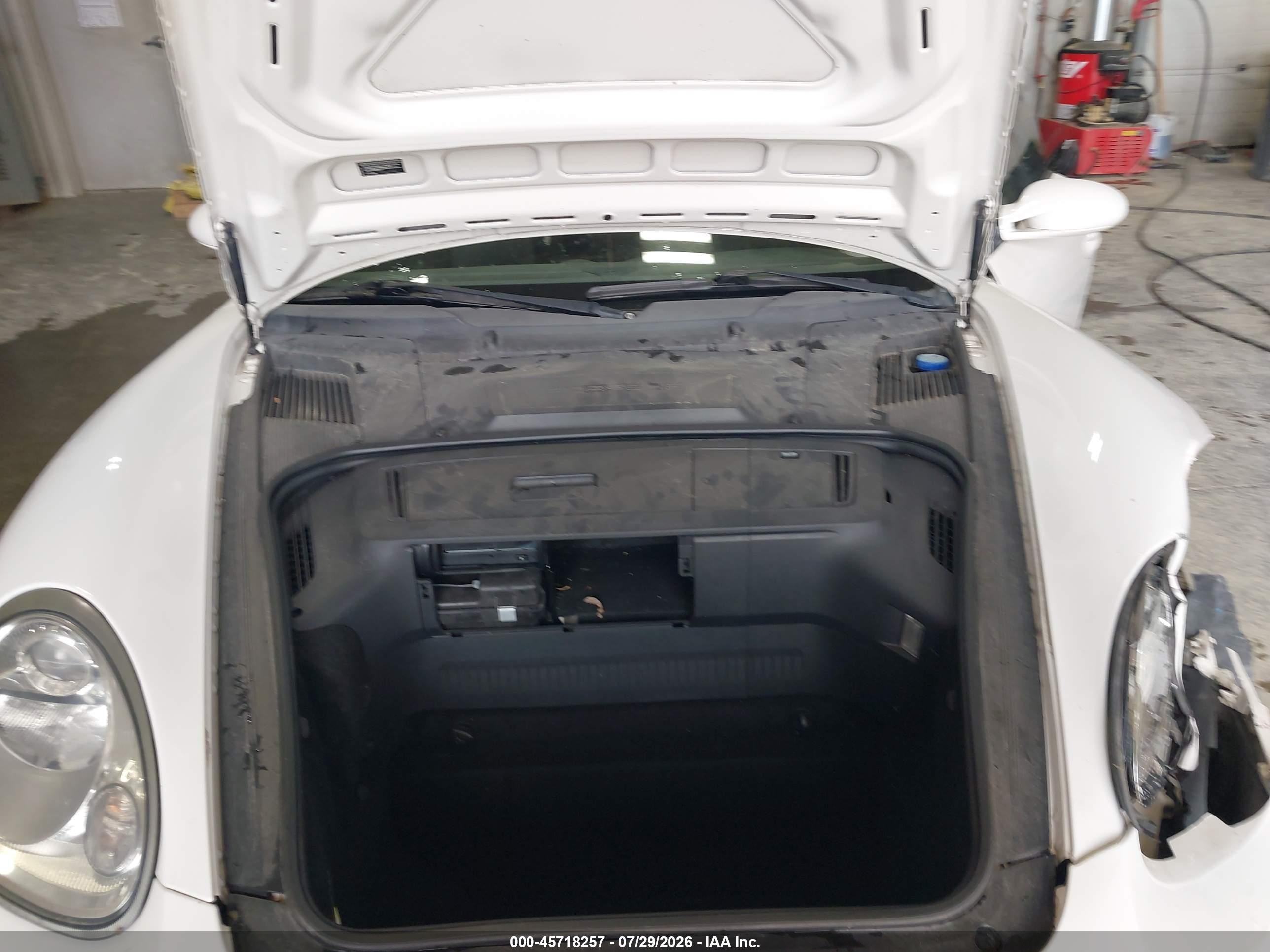 2007 Porsche Cayman   White vin: WP0AA29887U763439