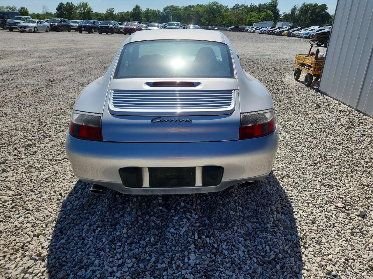 2000 Porsche 911 Carrera 2 Silver vin: WP0AA2992YS622114
