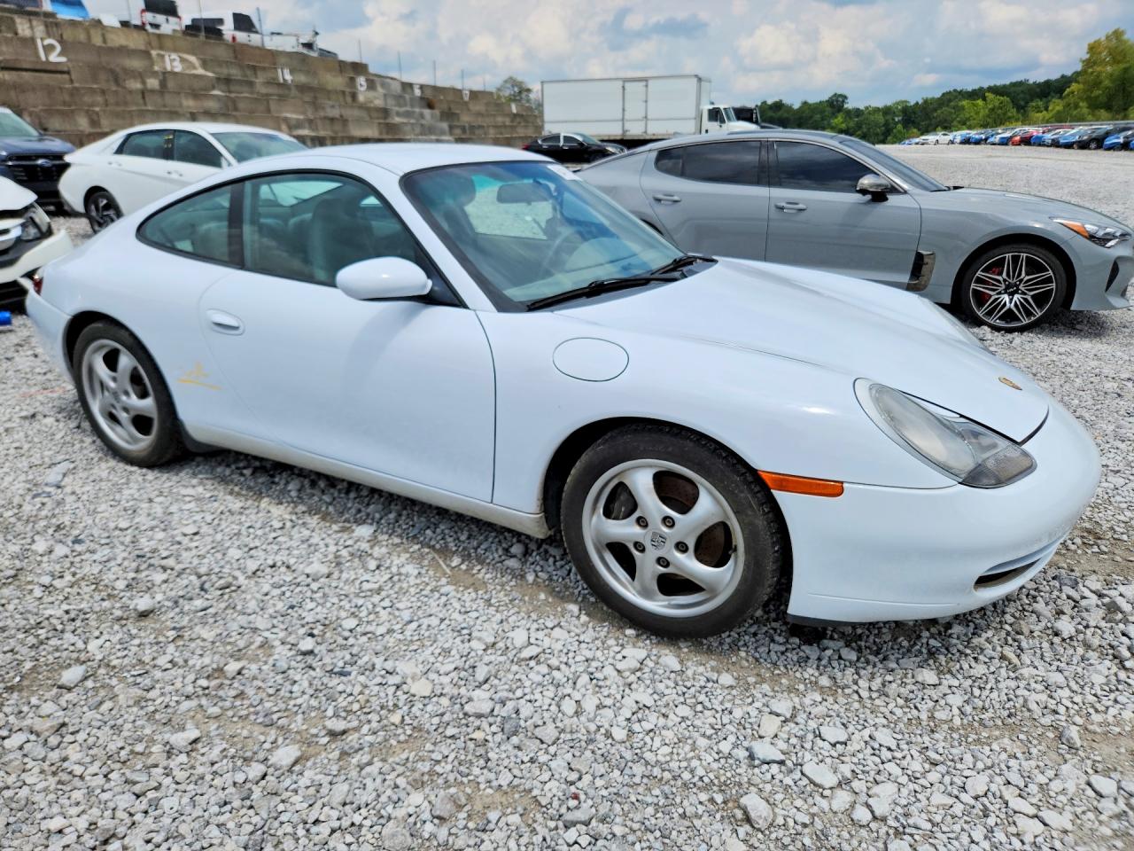 1999 Porsche 911 Carrera White vin: WP0AA2993XS624095