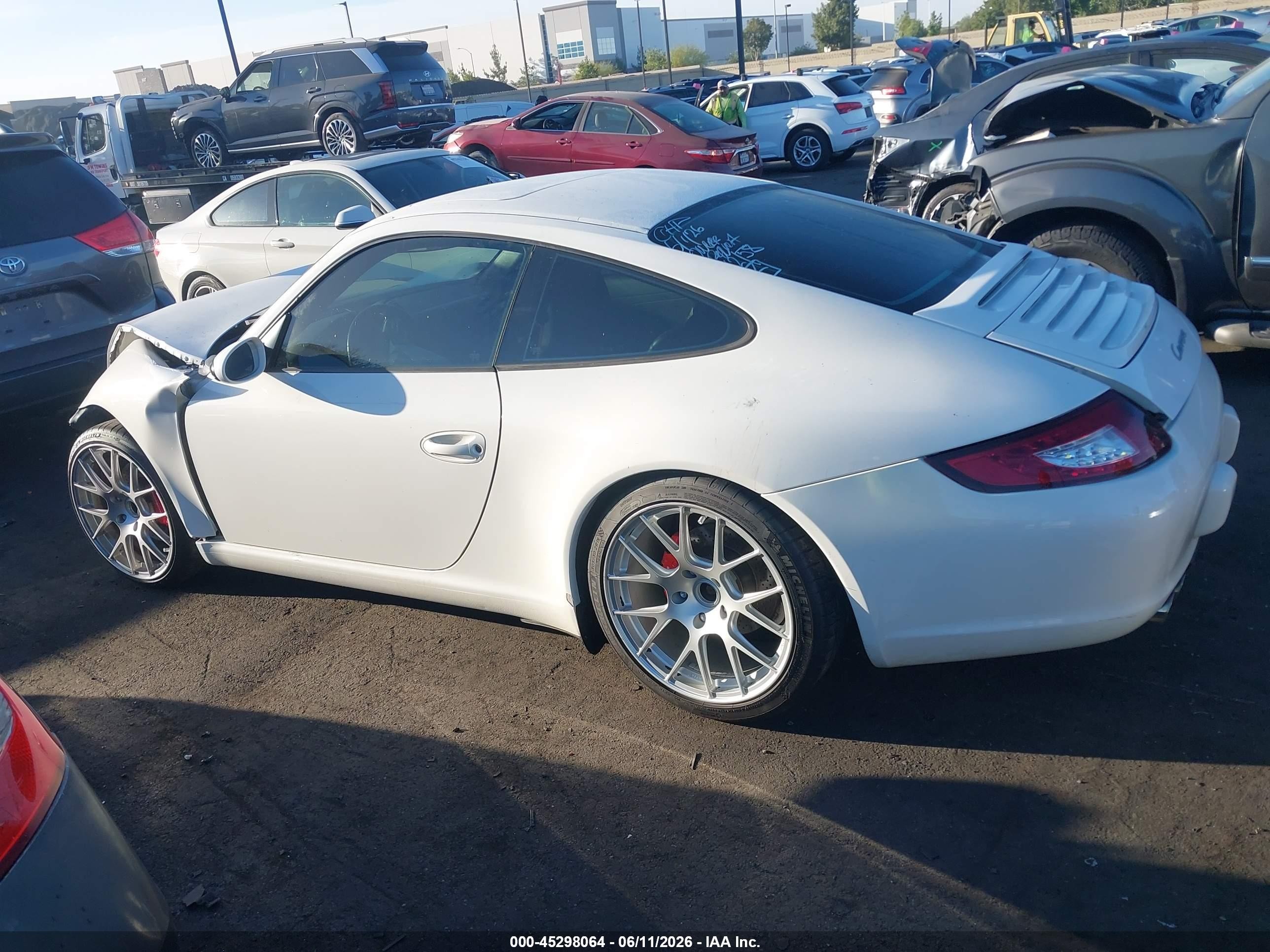 2007 Porsche 911 Carrera/carrera 4 White vin: WP0AA29997S710608