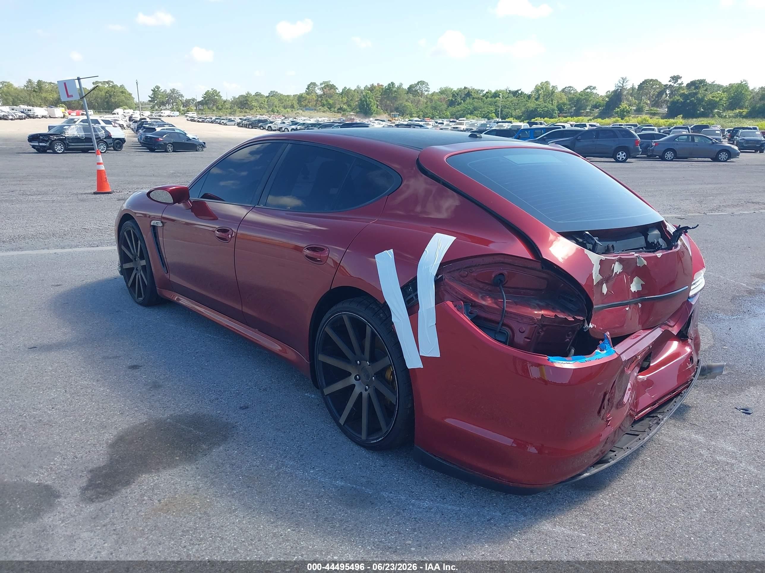 2011 Porsche Panamera 4 Burgundy vin: WP0AA2A70BL018749