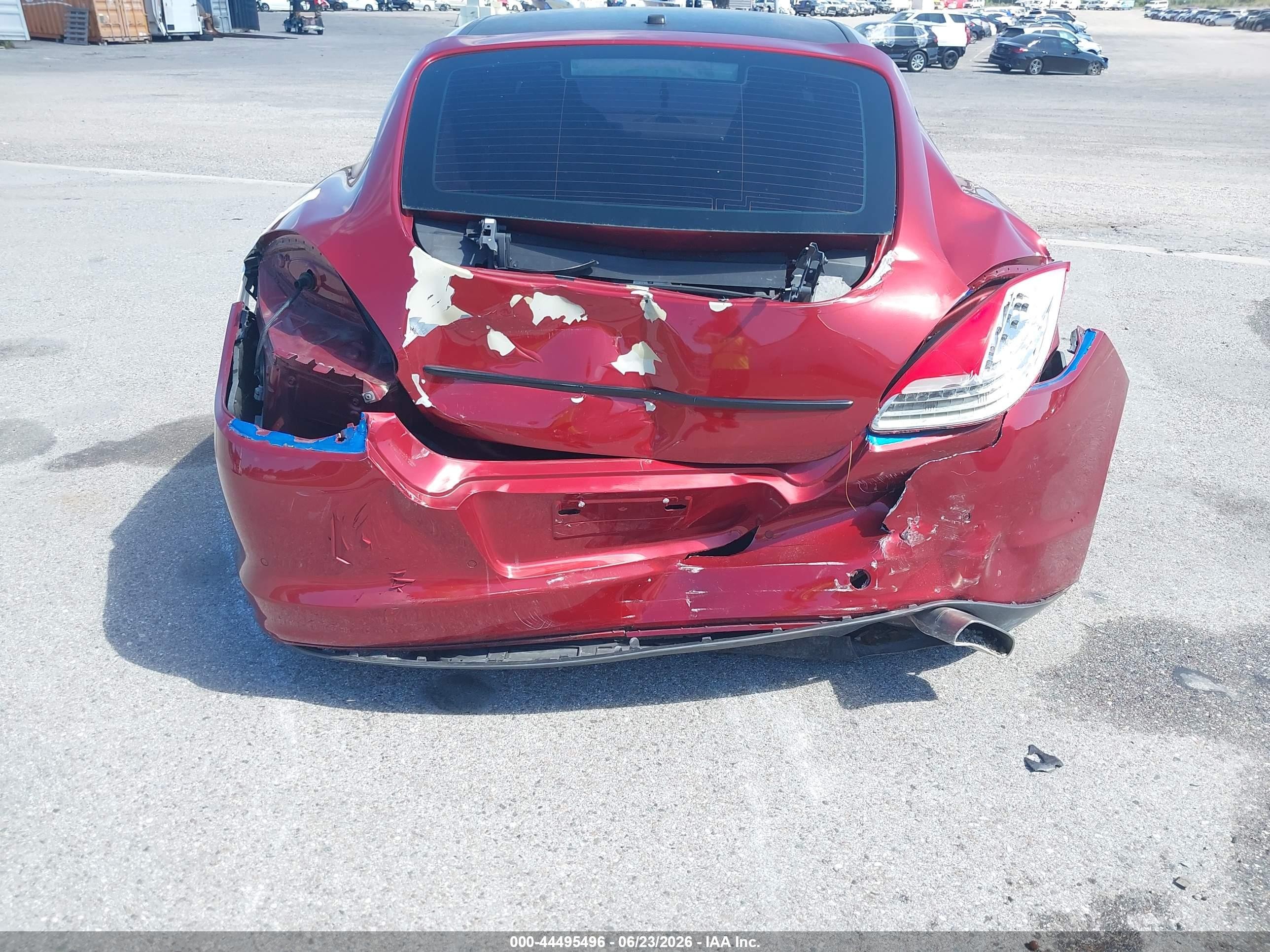 2011 Porsche Panamera 4 Burgundy vin: WP0AA2A70BL018749