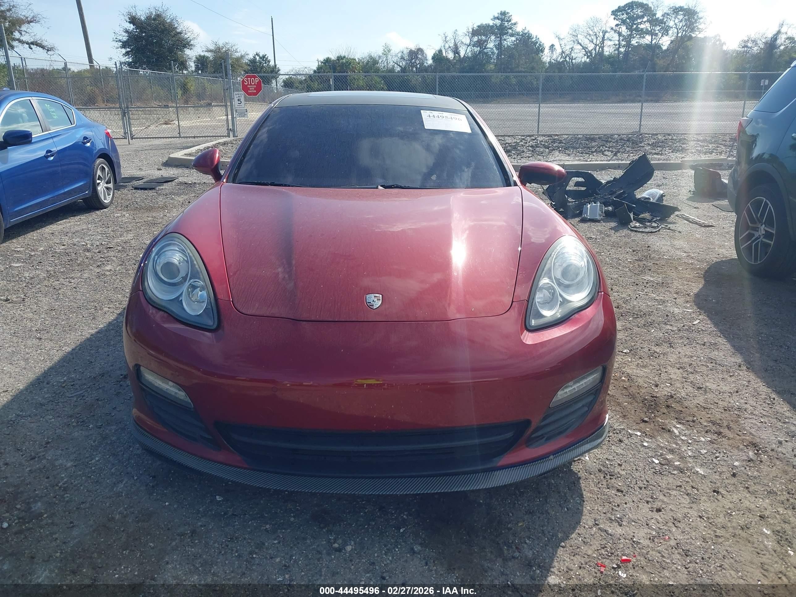 2011 Porsche Panamera 4 Burgundy vin: WP0AA2A70BL018749