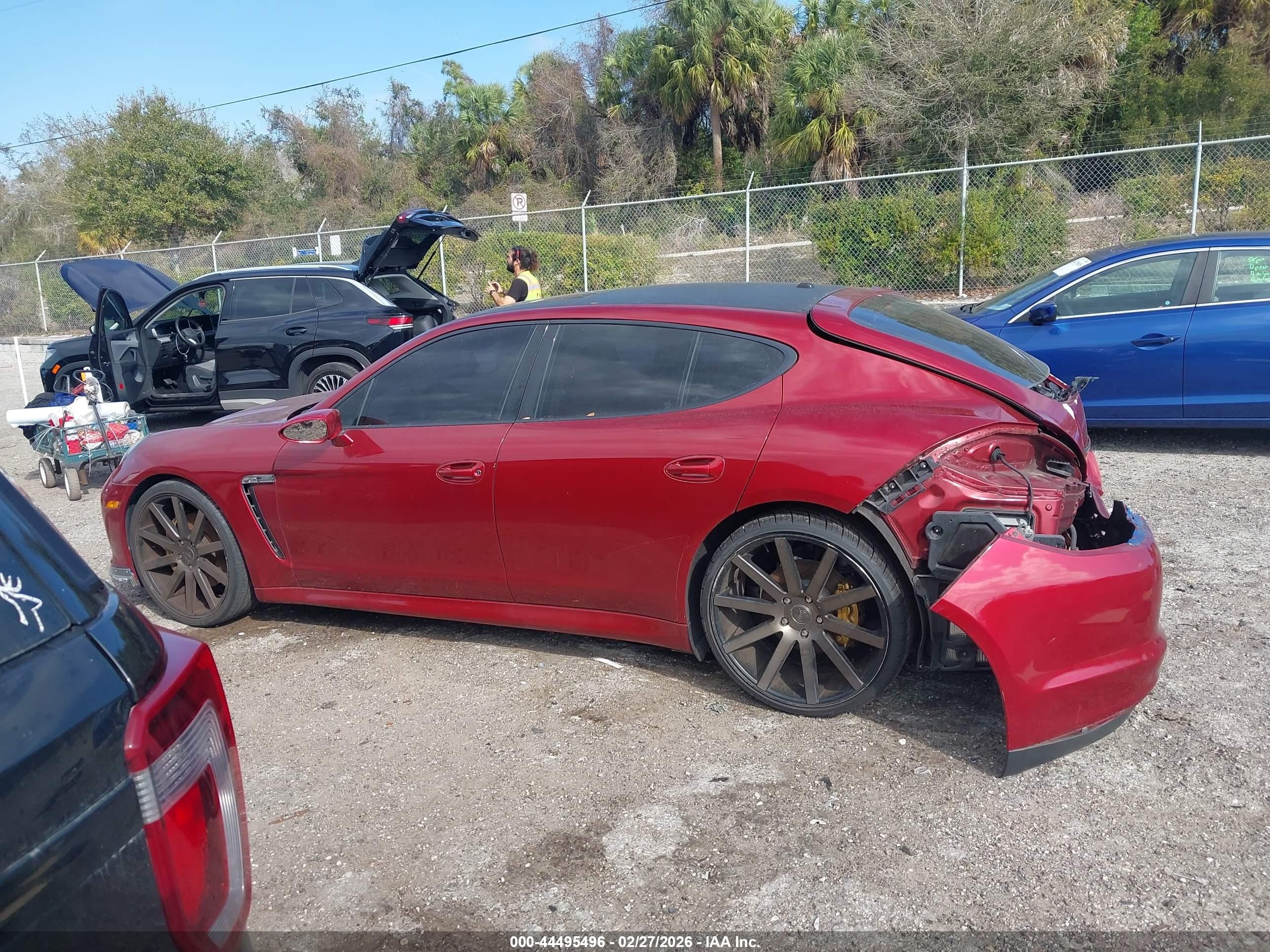 2011 Porsche Panamera 4 Burgundy vin: WP0AA2A70BL018749