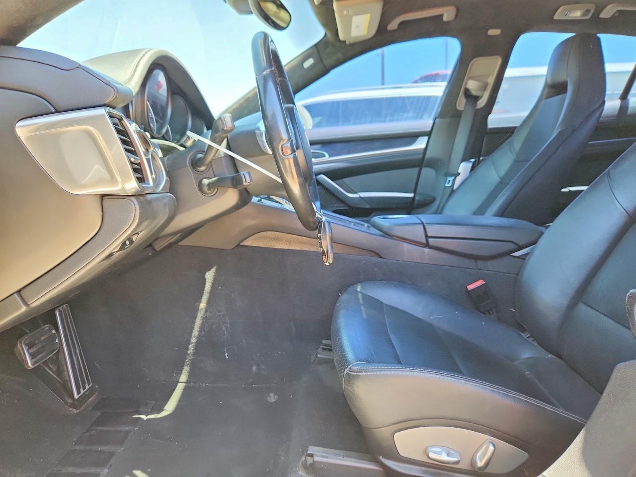 2012 Porsche Panamera 2 Белый vin: WP0AA2A70CL014556