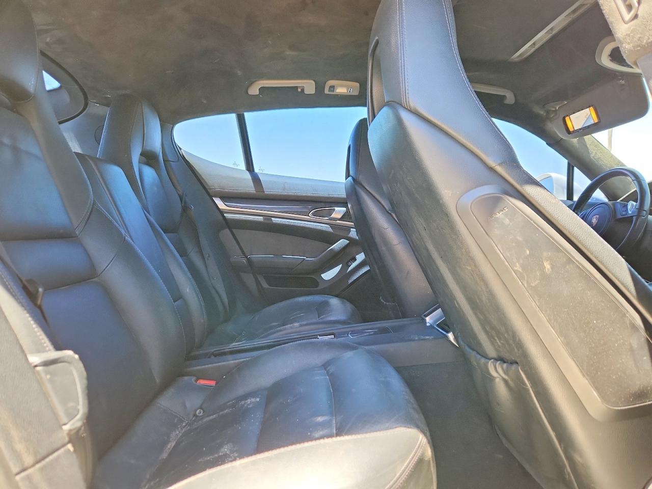 2012 Porsche Panamera 2 Белый vin: WP0AA2A70CL014556