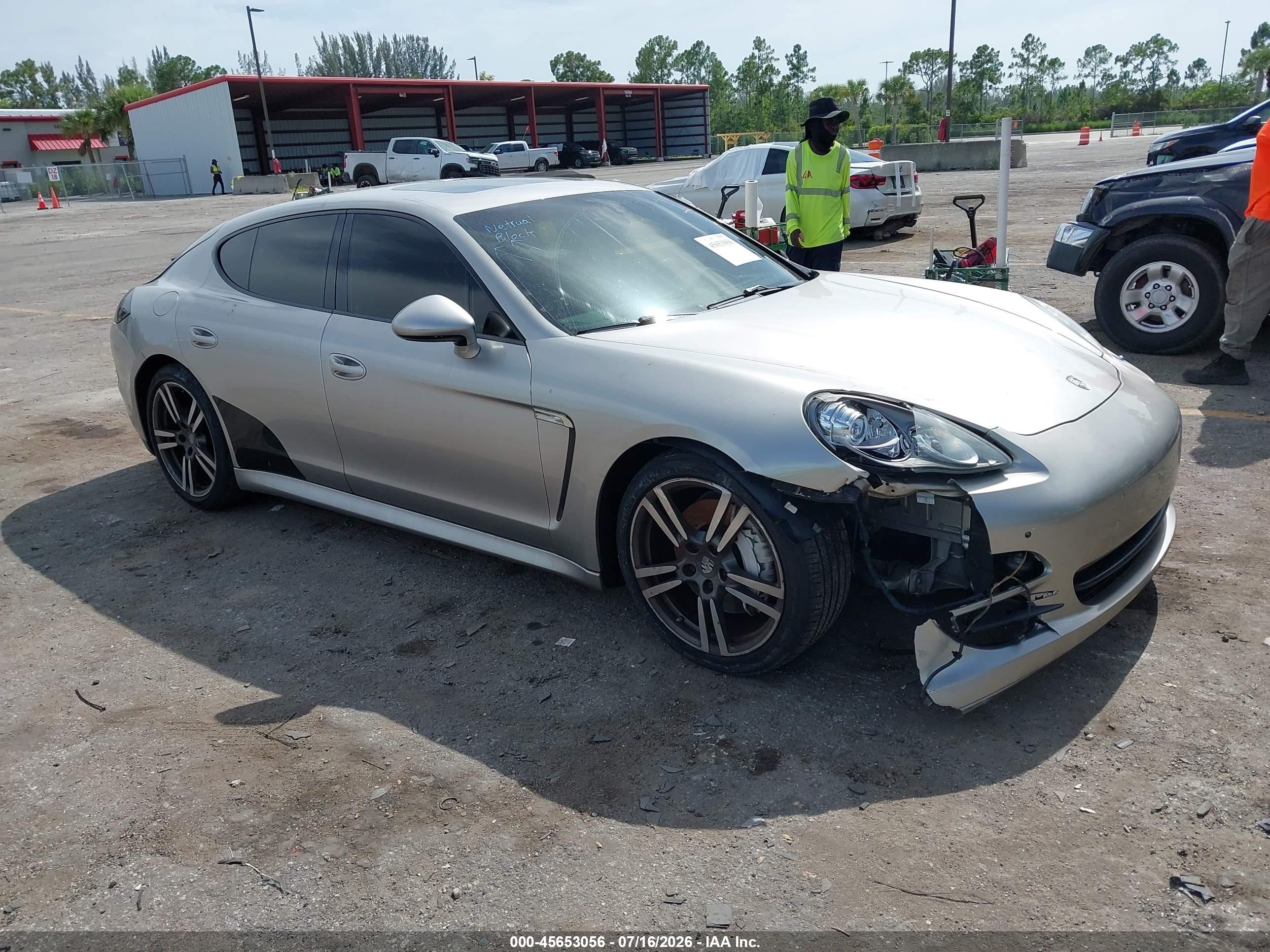 2013 Porsche Panamera 4 Silver vin: WP0AA2A70DL011321