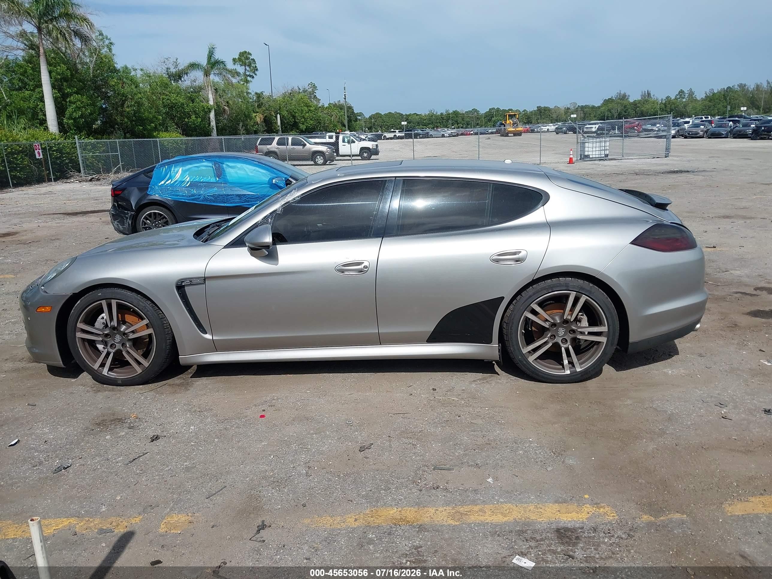 2013 Porsche Panamera 4 Silver vin: WP0AA2A70DL011321
